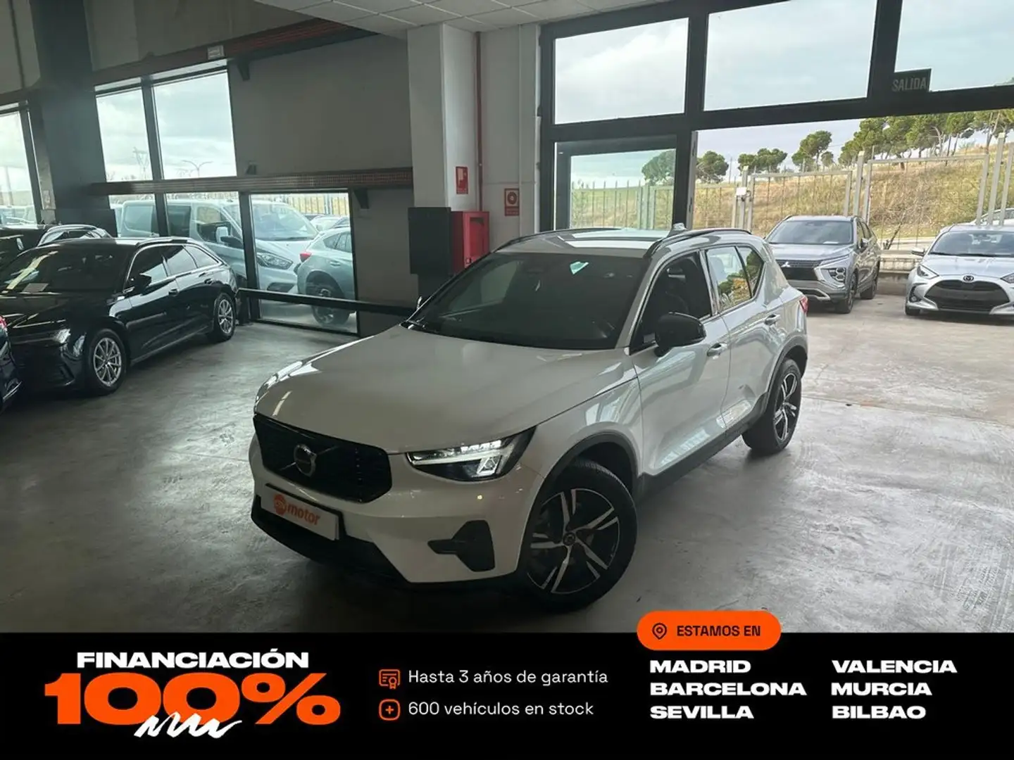 Volvo XC40 2.0 B3 G Plus Dark Auto Blanco - 1