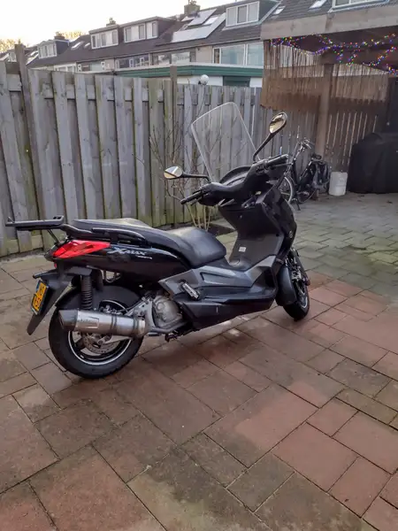 Yamaha X-Max 250 - foto 2