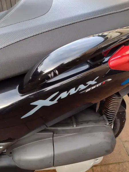 Yamaha X-Max 250 - foto 8