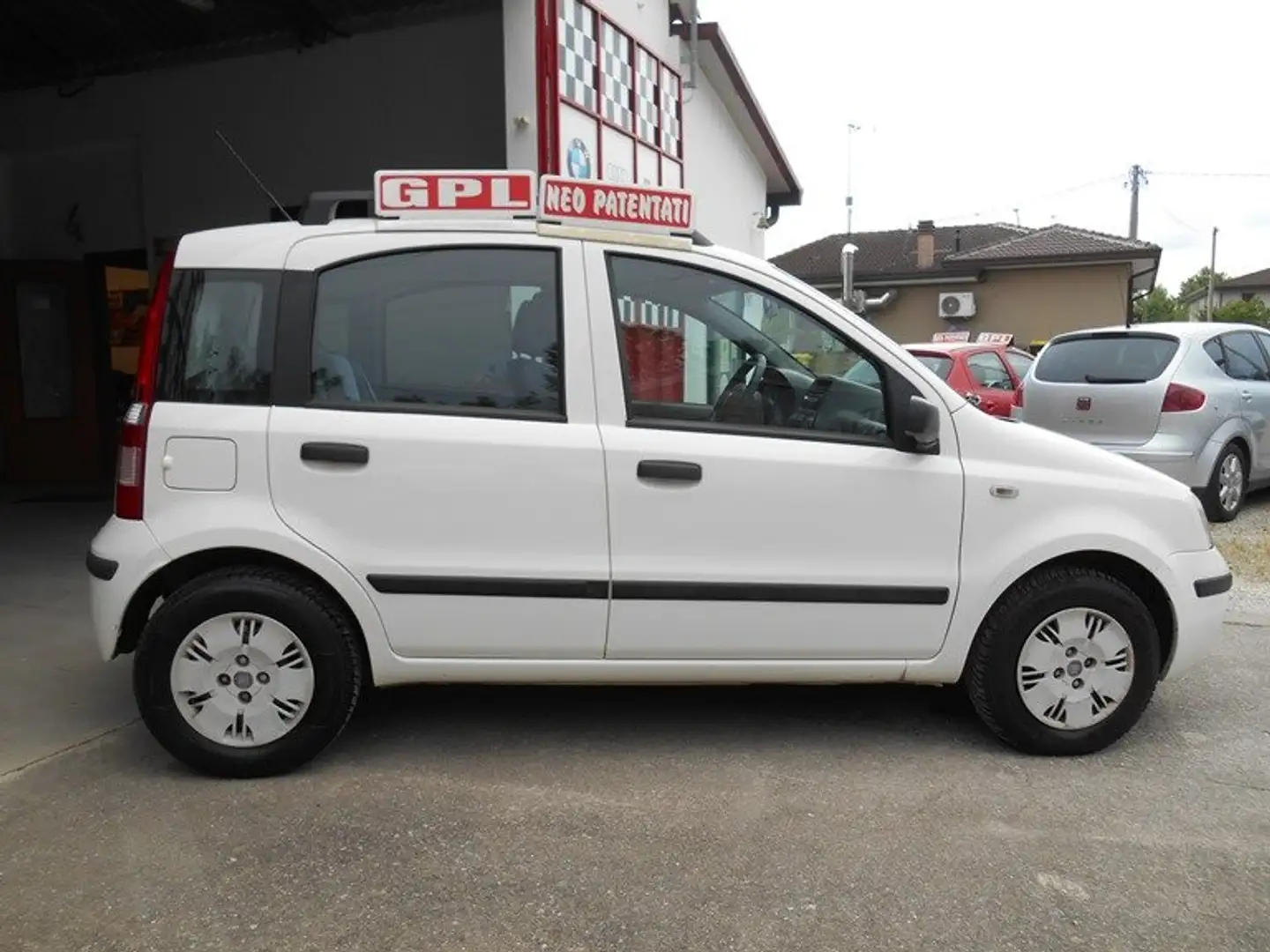 Fiat Panda 1.2 Dynamic Gpl x neopatentati km 140000 Bianco - 2