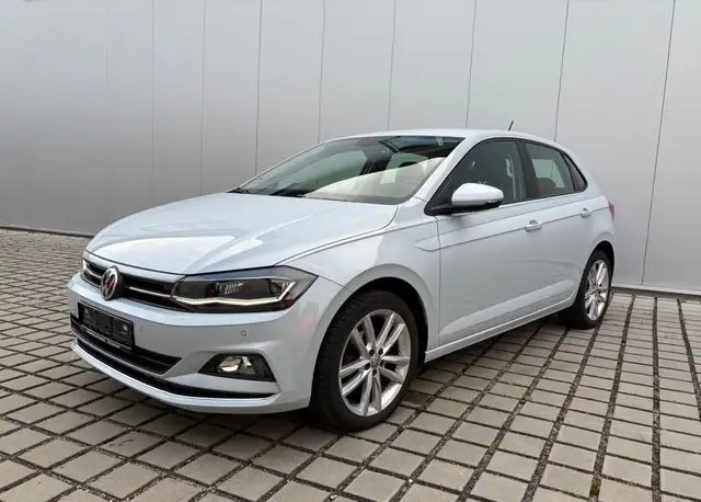 Volkswagen Polo VI Highline KAMERA NAVI LED ACC 8xALU