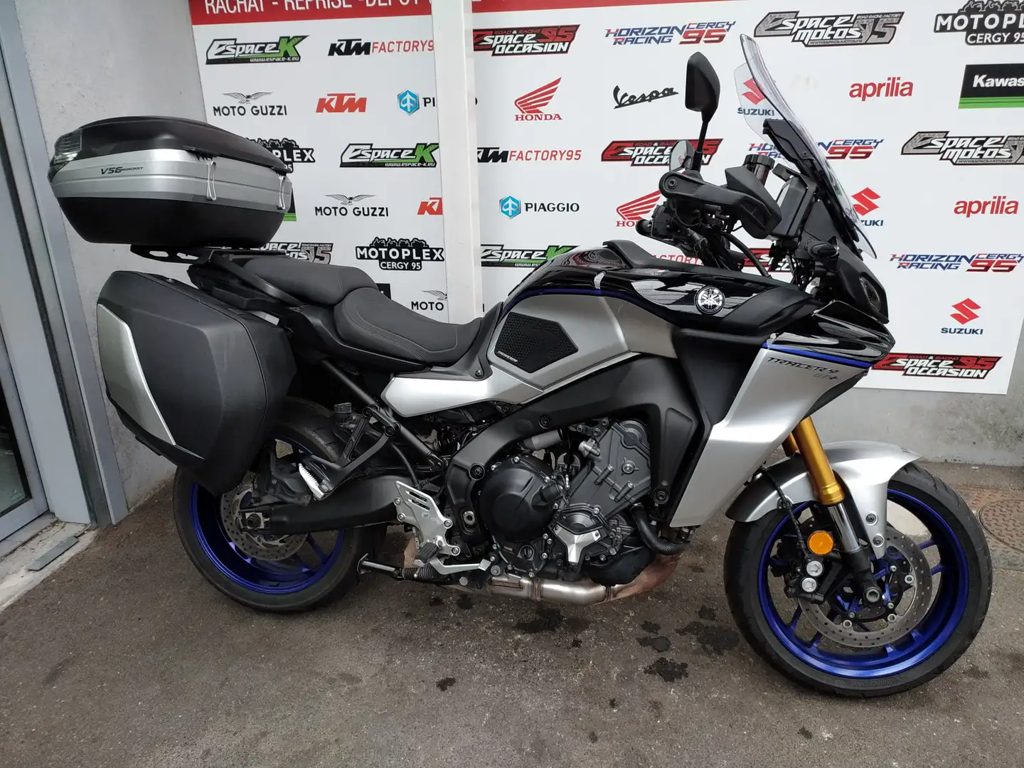 Yamaha Tracer 900 Azul - 1