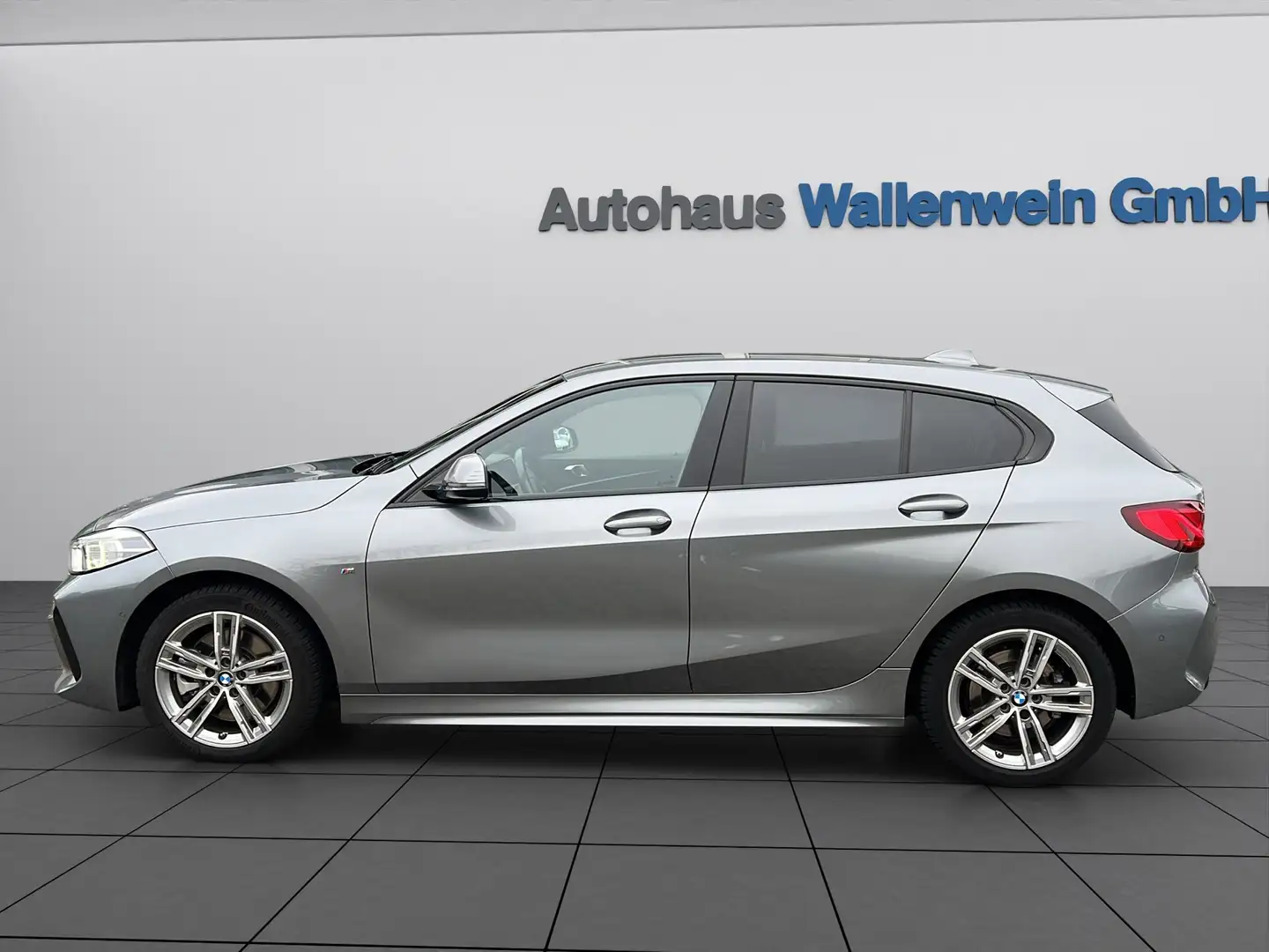 BMW 120 d Aut. M Sport, ACC, RFK, HiFi Grau - 2