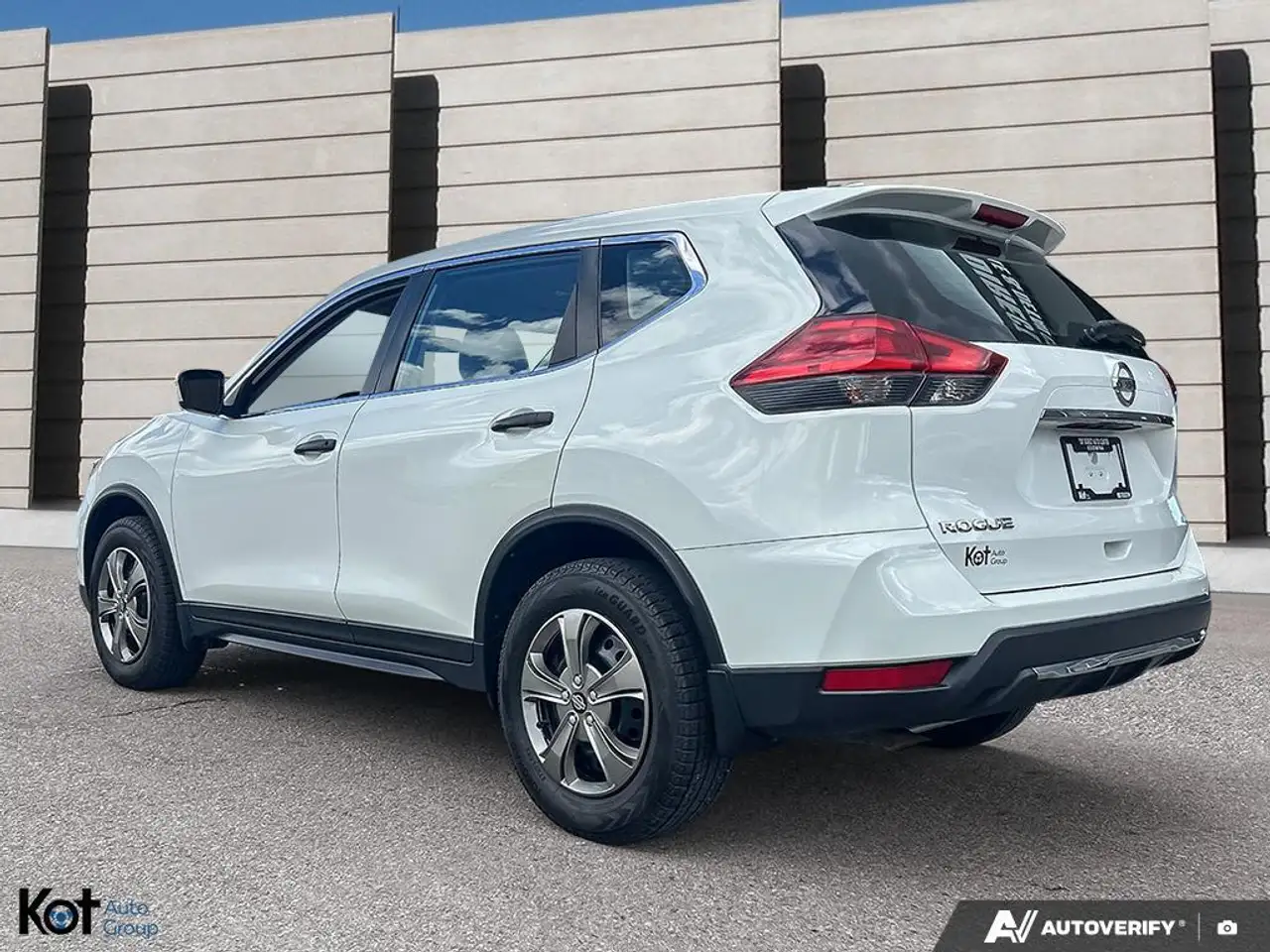 Nissan Rogue снимка Nissan Rogue