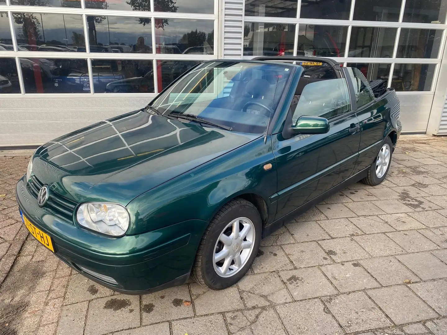 Volkswagen Golf Cabriolet 1.6 Vert - 1