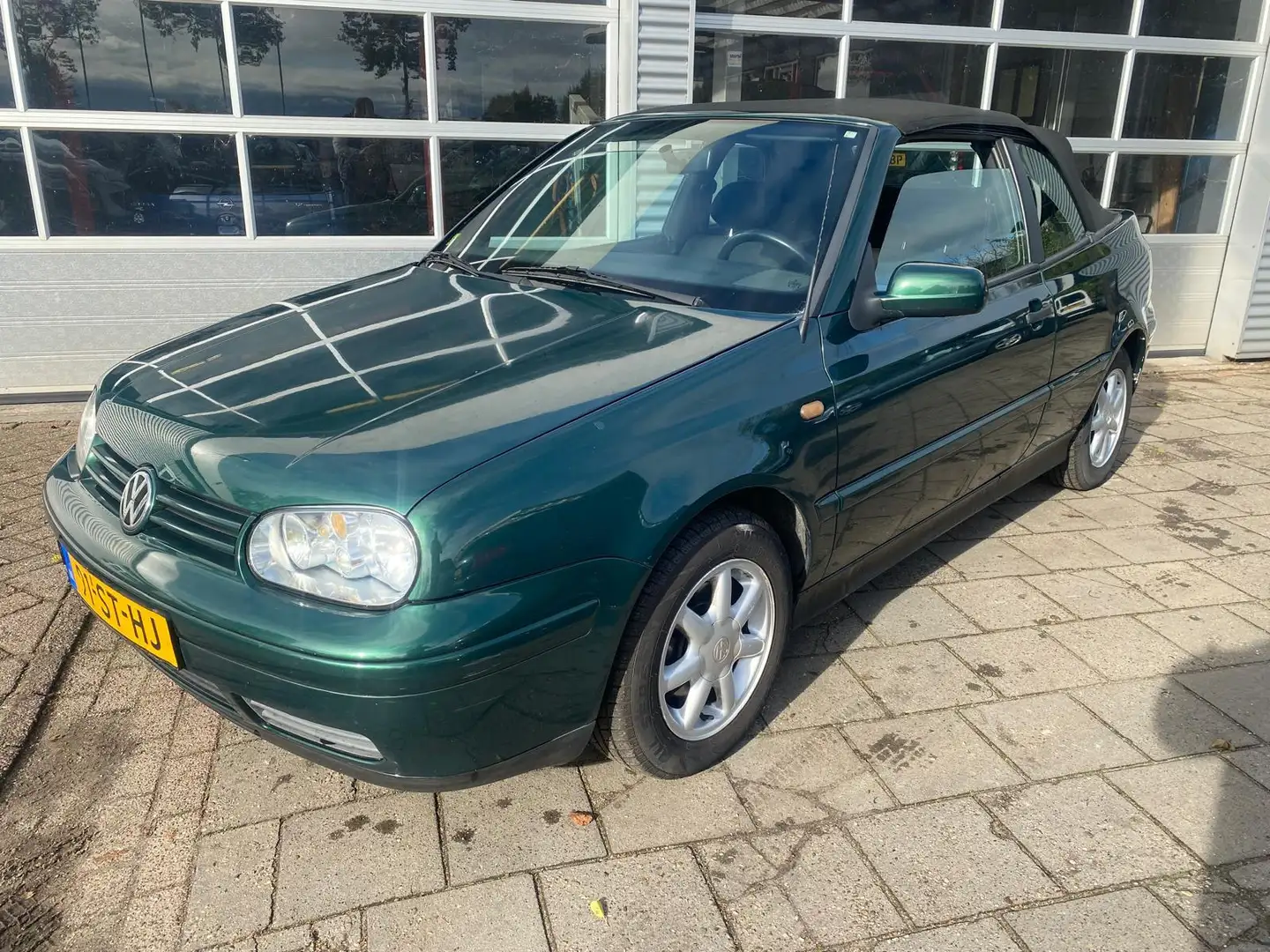 Volkswagen Golf Cabriolet 1.6 Vert - 2