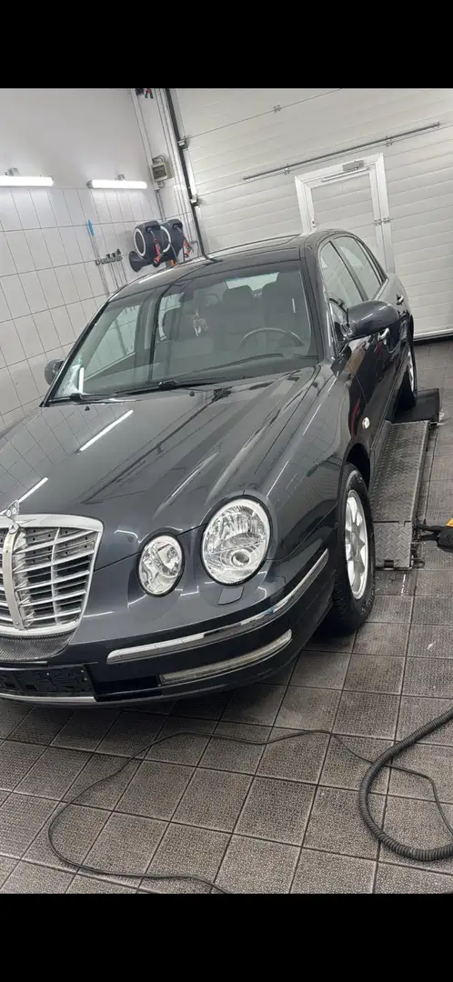 Kia Opirus 3.5 V6 Executive Silber - 1