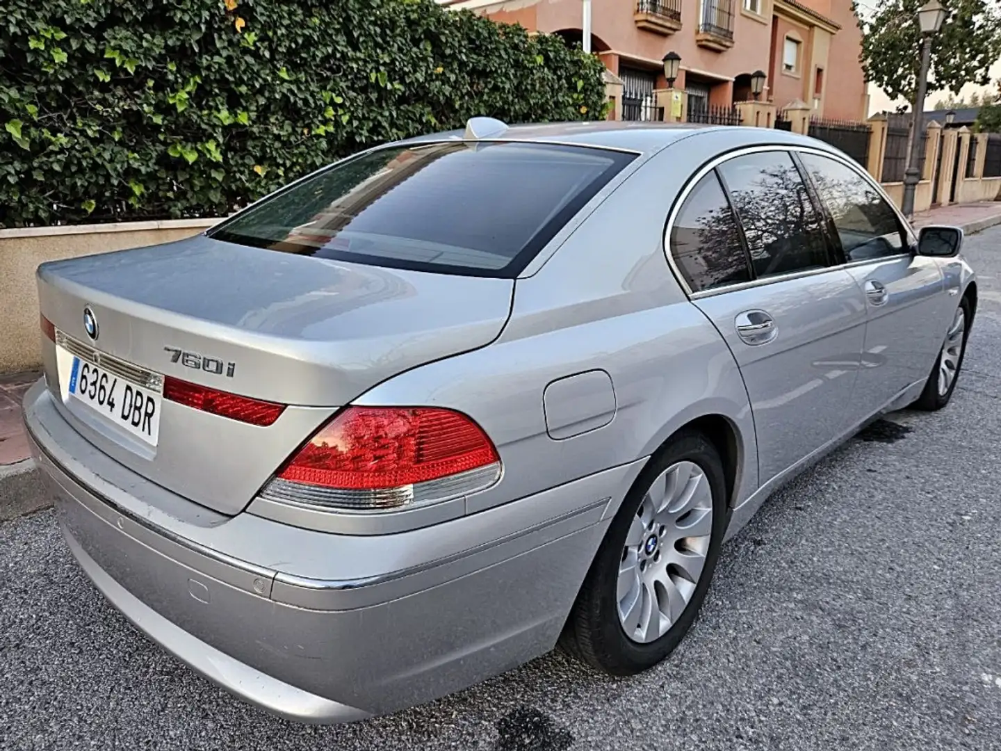 BMW BMW Serie 7 Berlina  Automático de 4 Puertas Gris - 2