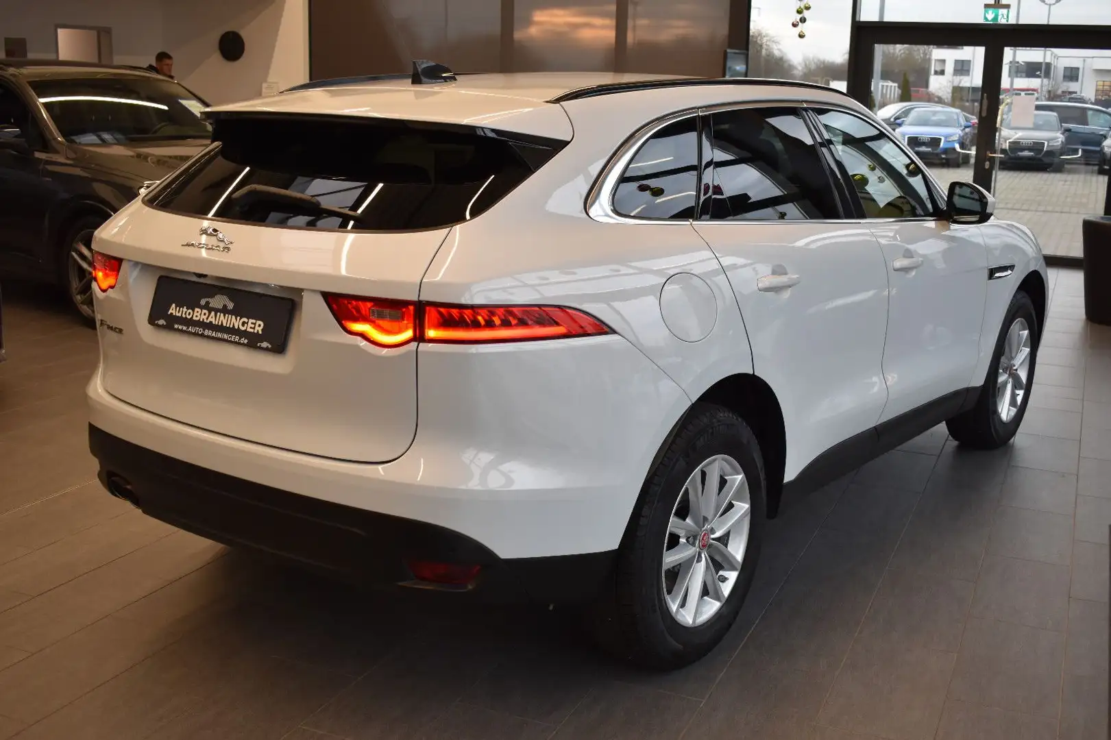 Jaguar F-Pace 20d Portfolio AWD Aut. Bi-Xenon~ACC~AHK Blanc - 2