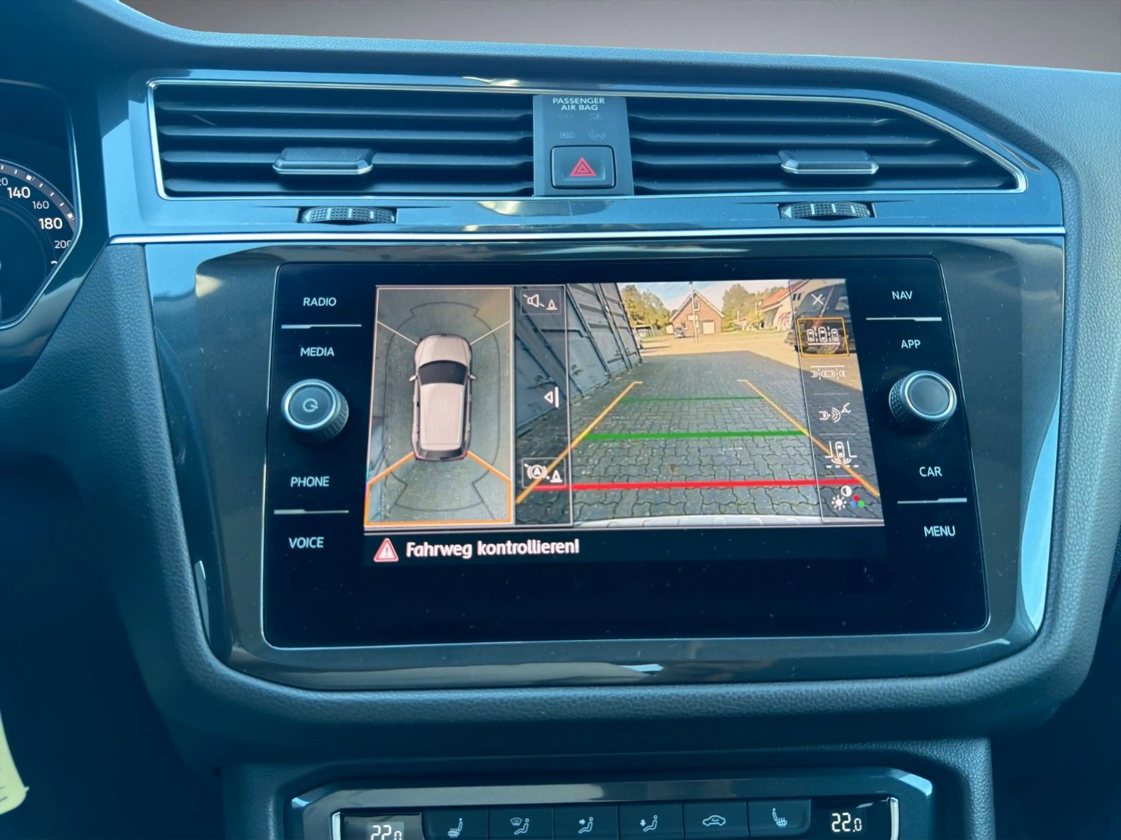Volkswagen Tiguan Allspace 2.0 TDI DSG 4M 110KW Comfortline — photo 14
