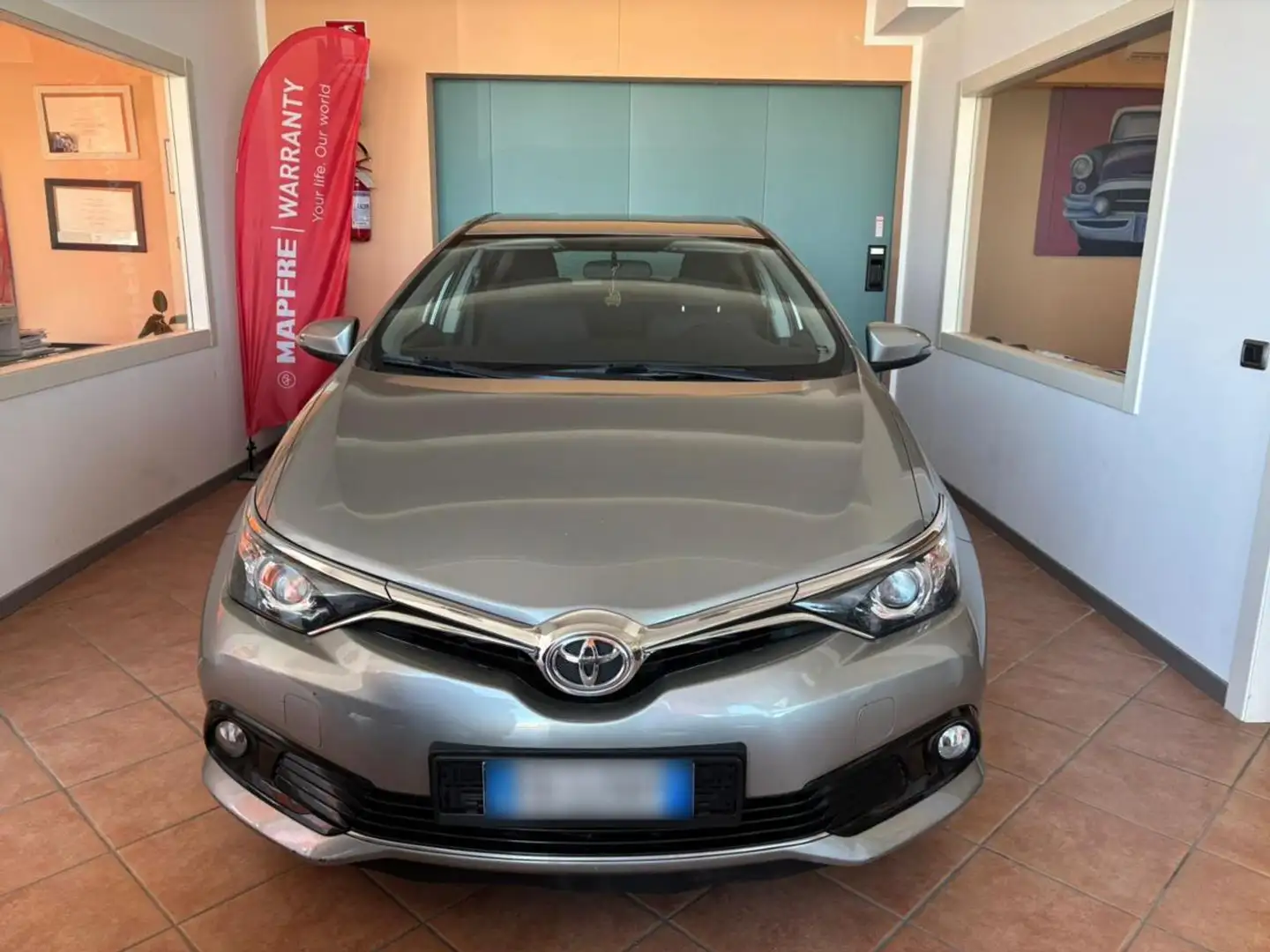 Toyota Auris 1.6 D-4D Lounge Grigio - 1