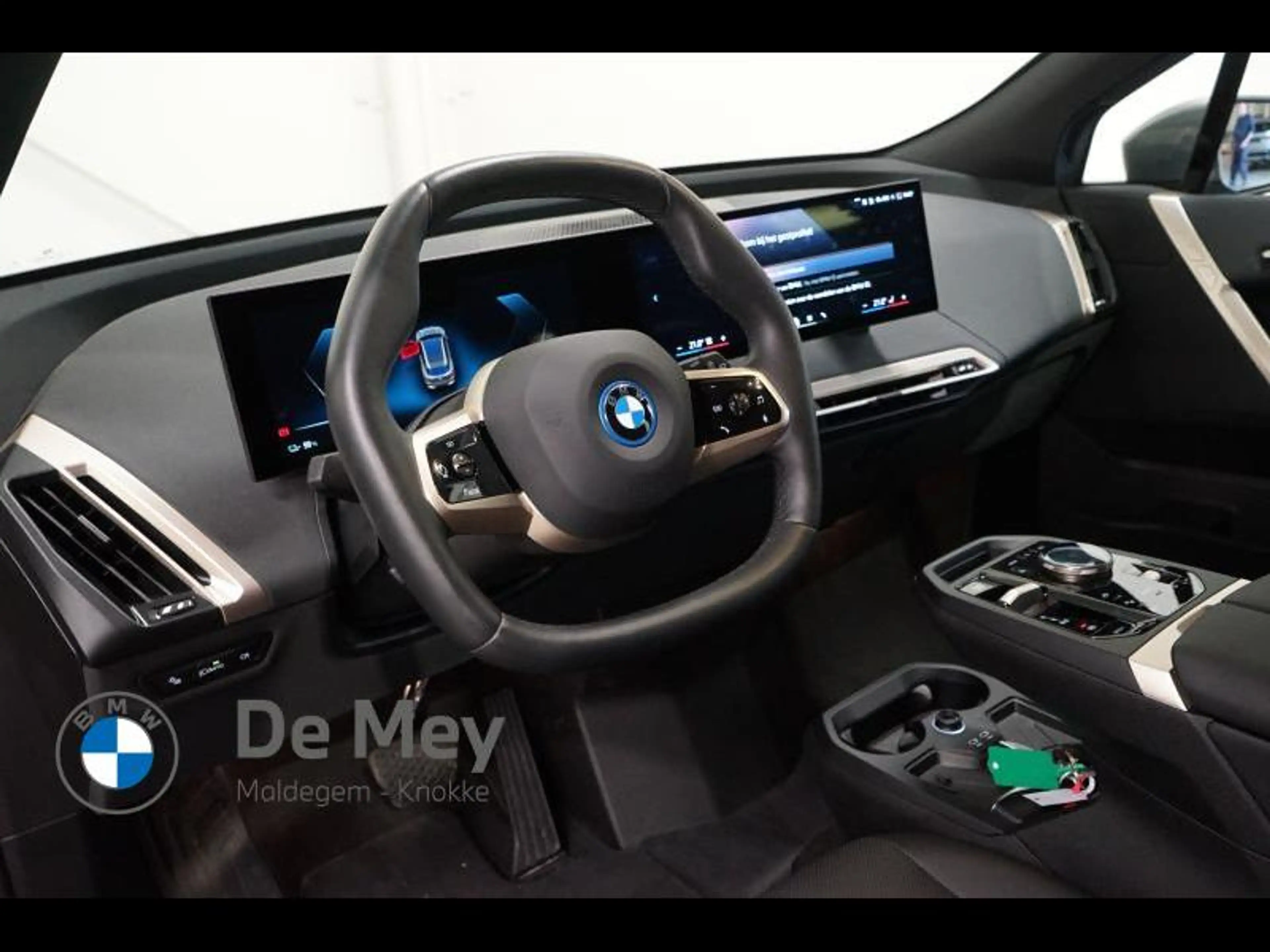 BMW iX iX 40 — photo 4