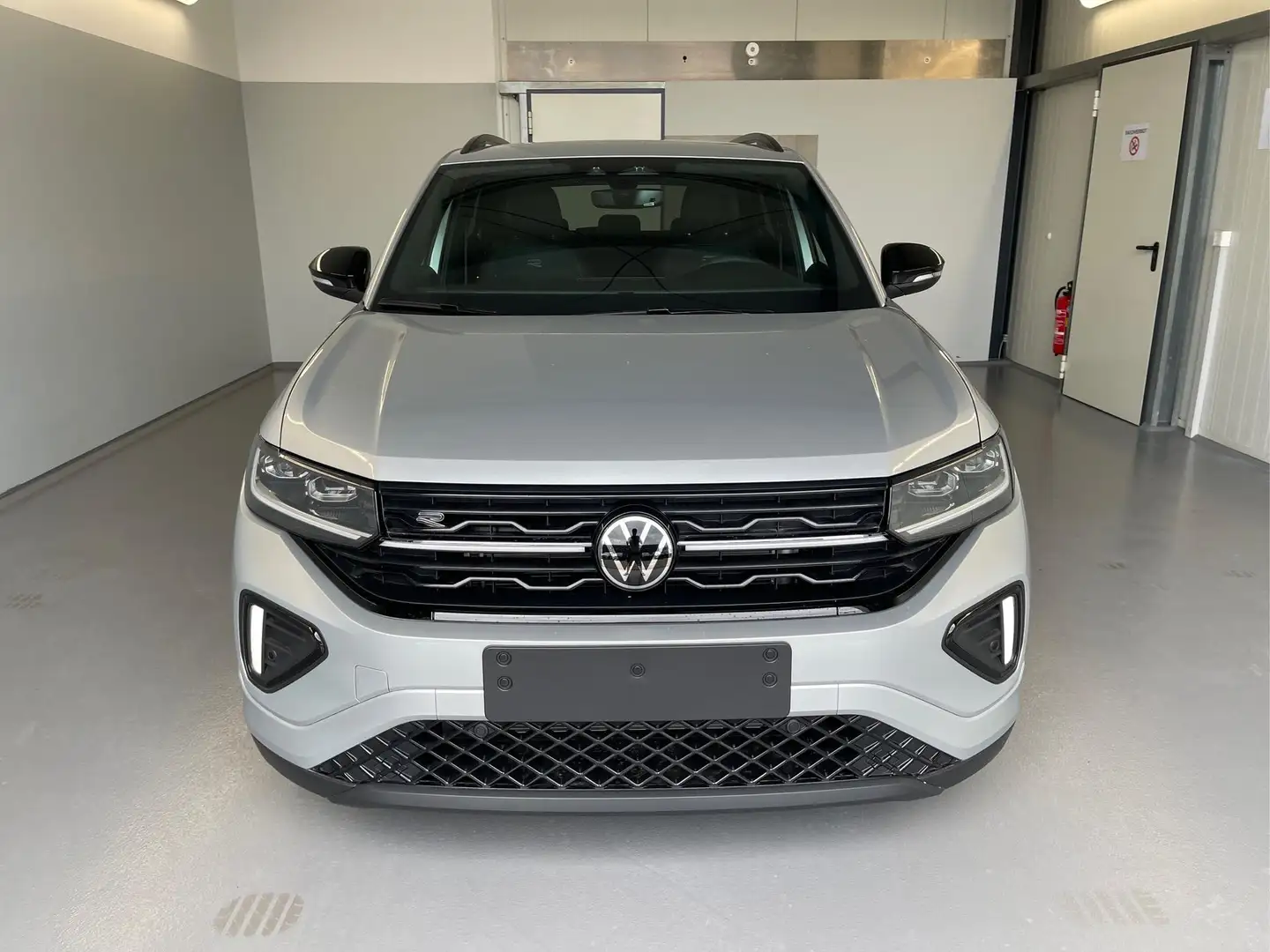 Volkswagen T-Cross R-Line 150PS DSG Navi+IQ.Light+AHK+Black+Cam+Ke... Silber - 2