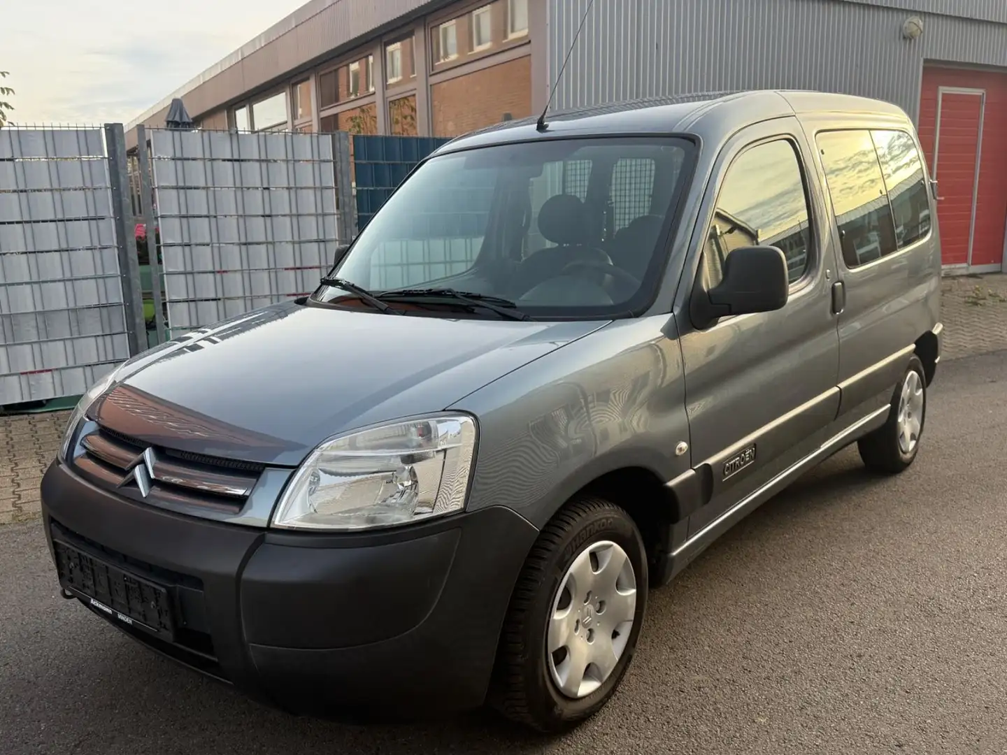 Citroen Berlingo 1.4 First Kombi/Euro4 Gris - 2