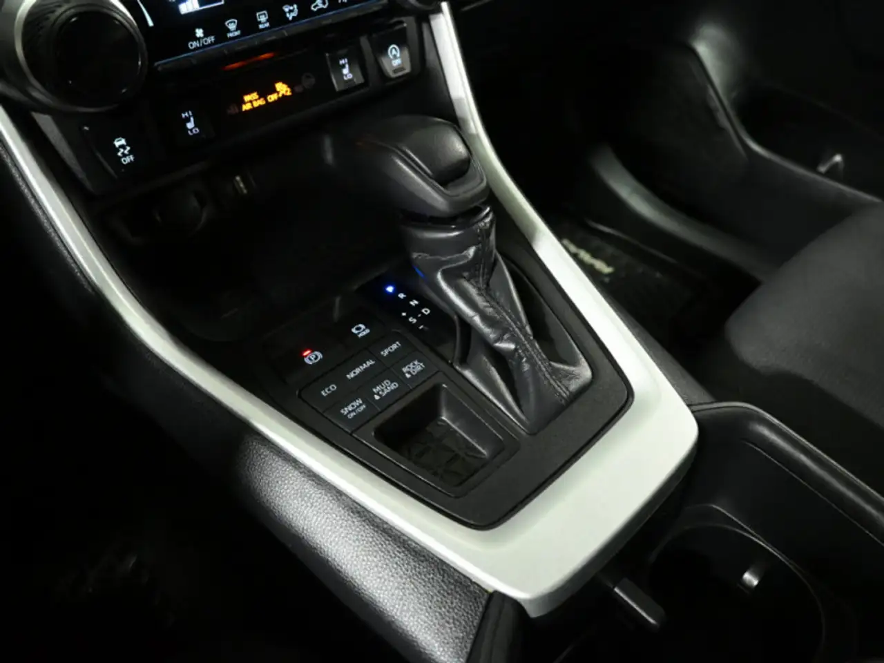Toyota RAV 4 снимка Toyota RAV 4