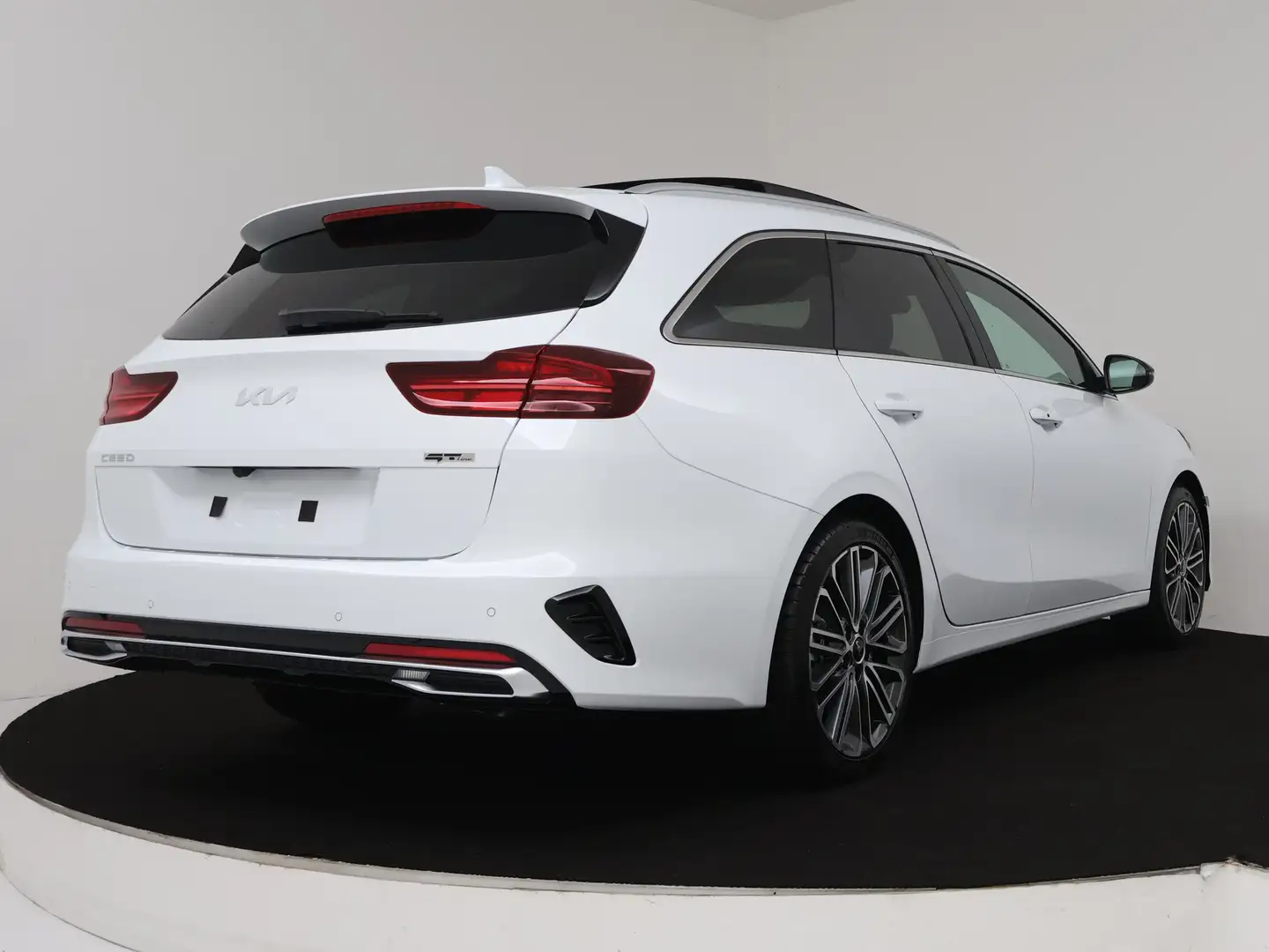 Kia Ceed SW / cee'd SW Sportswagon 1.5 T-GDi GT-PlusLine | Company Car | Wit - 2