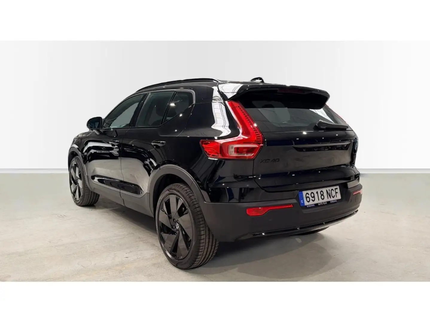 Volvo XC40 B3 Black Edition Plus Aut. Negro - 2