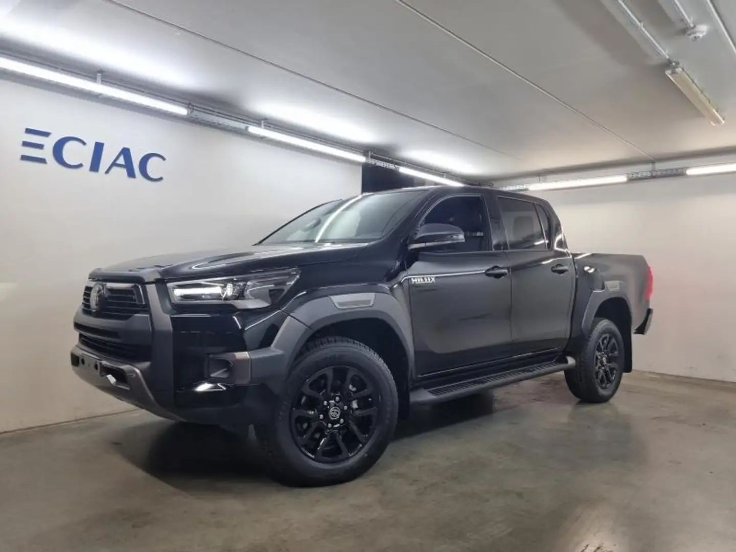 Toyota Hilux Invincible - Nieuw!! Zwart - 1
