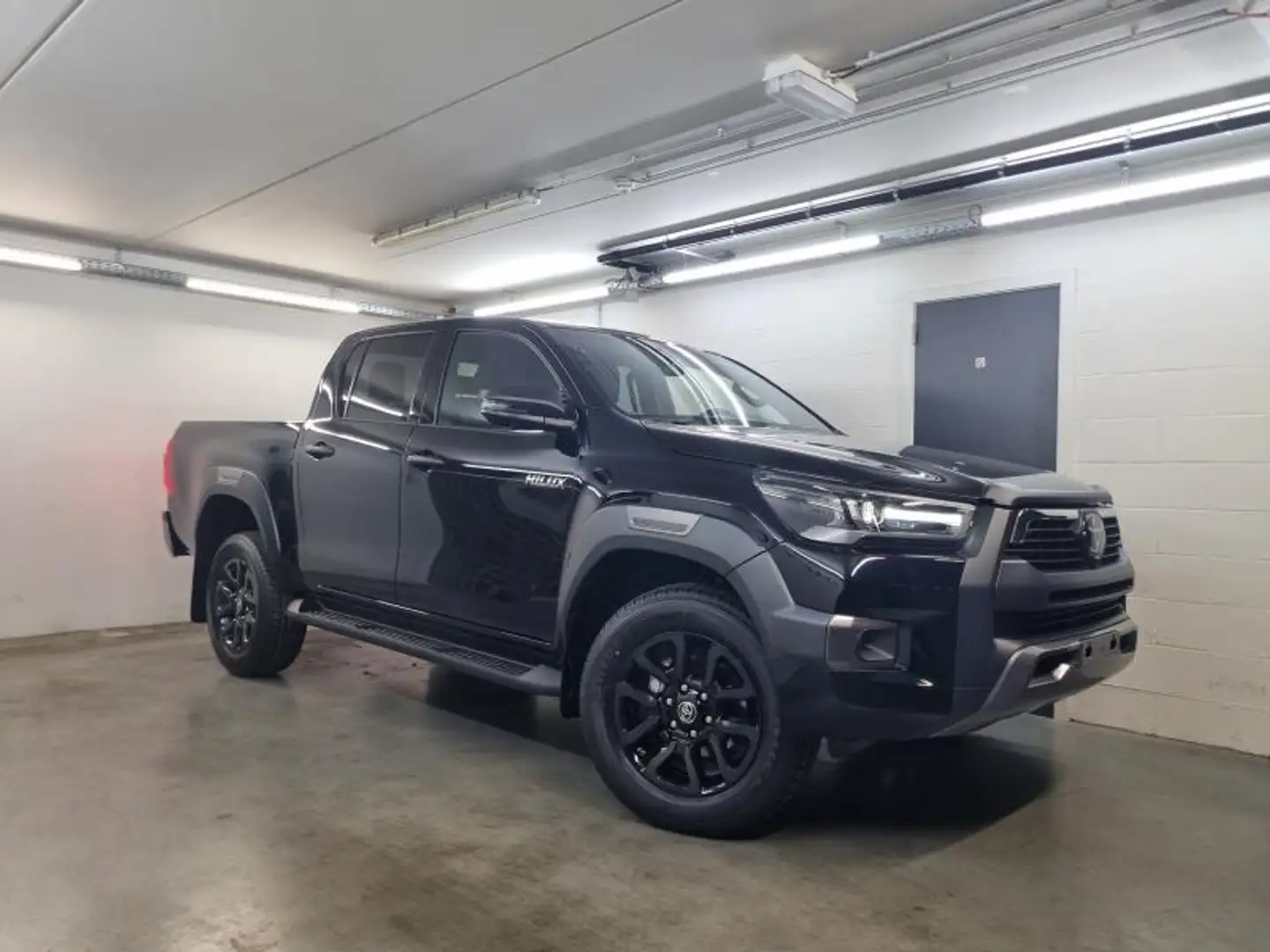 Toyota Hilux Invincible - Nieuw!! Zwart - 2