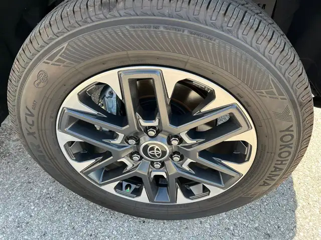 Toyota Hilux Tundra Limited Crew Max 5,5 Ansicht 13