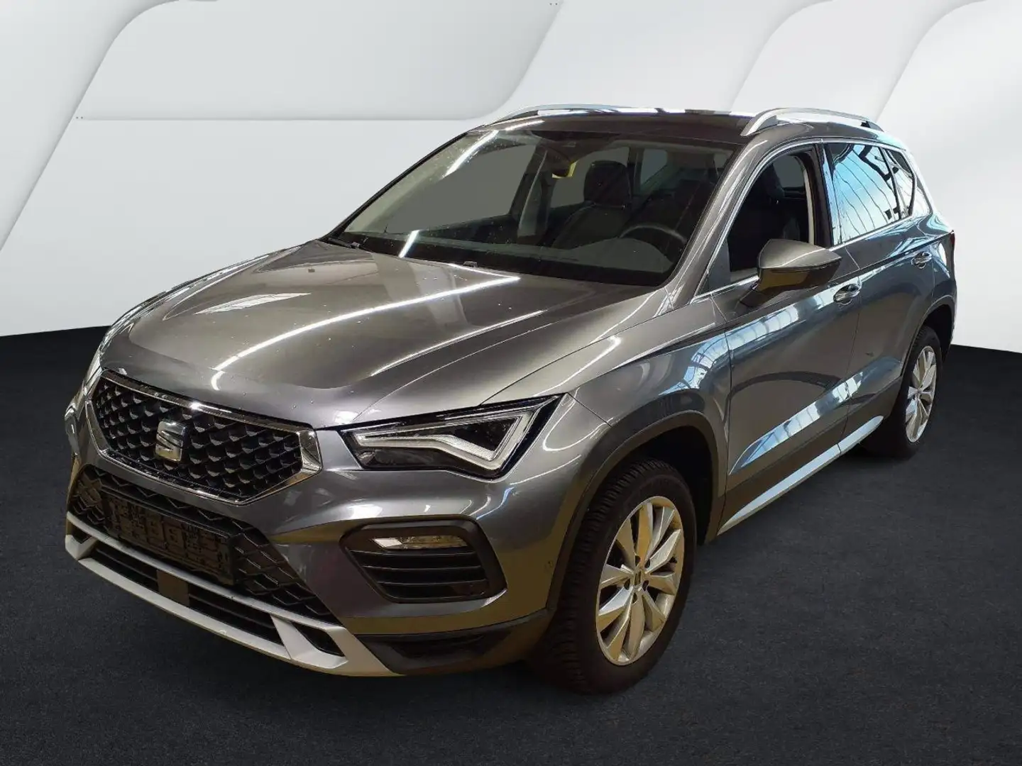 SEAT Ateca 1.5 XPERIENCE AHK CAM ACC E-KLAPPE NAVI Grijs - 2