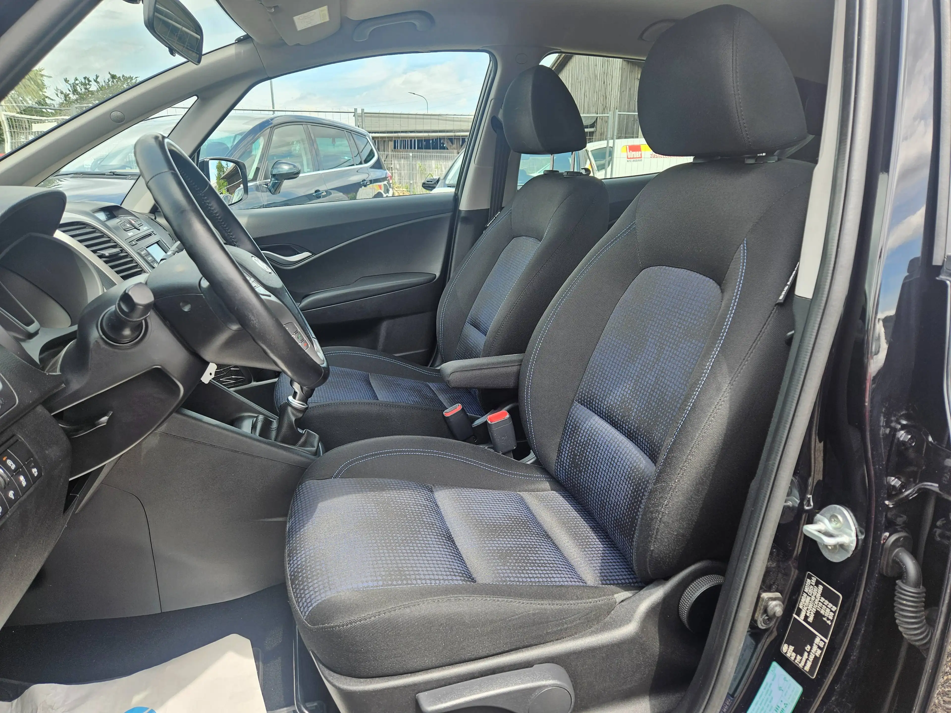 Hyundai iX20 — photo 10