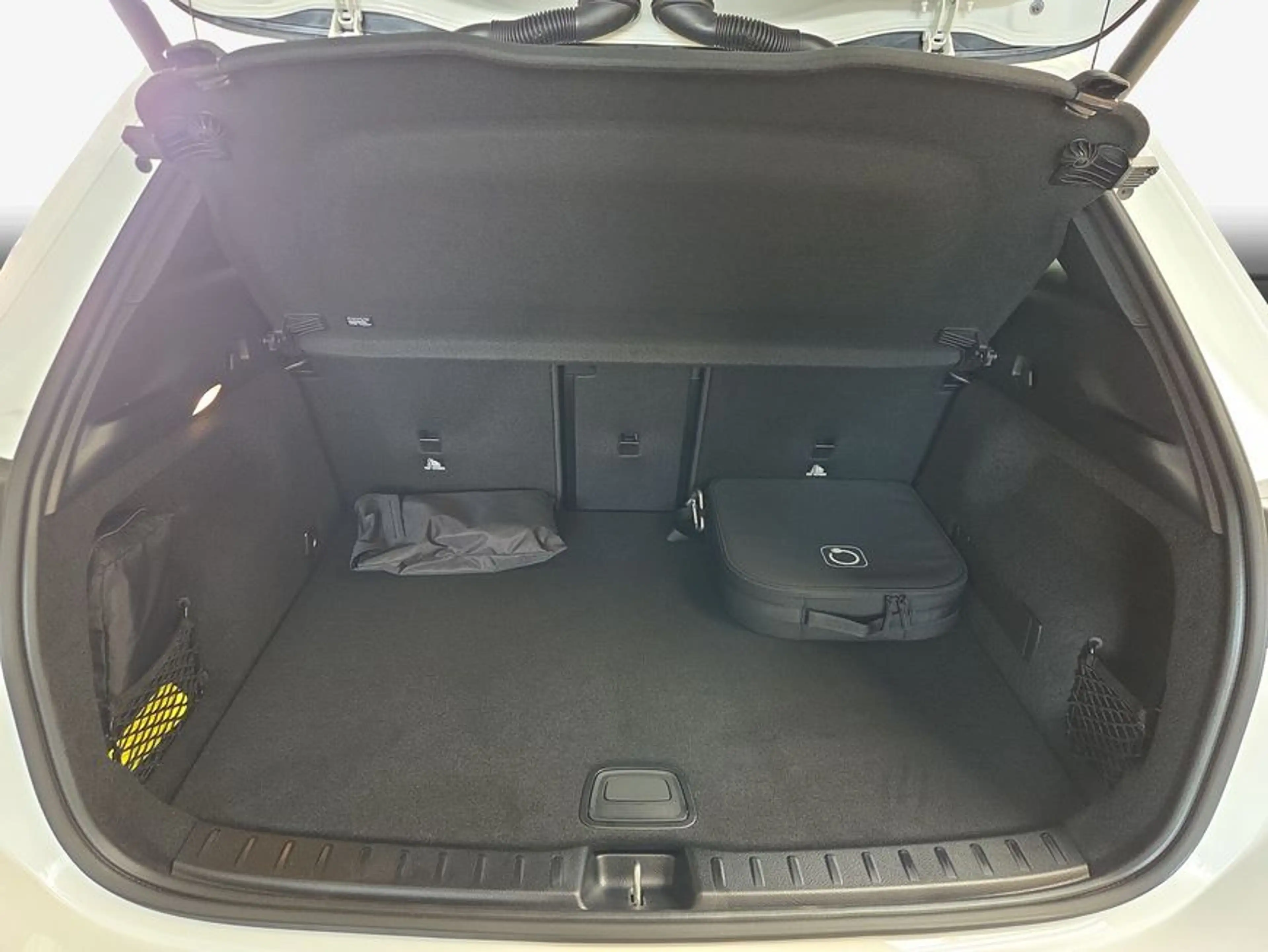 Mercedes-Benz EQA 250 EQA — photo 9