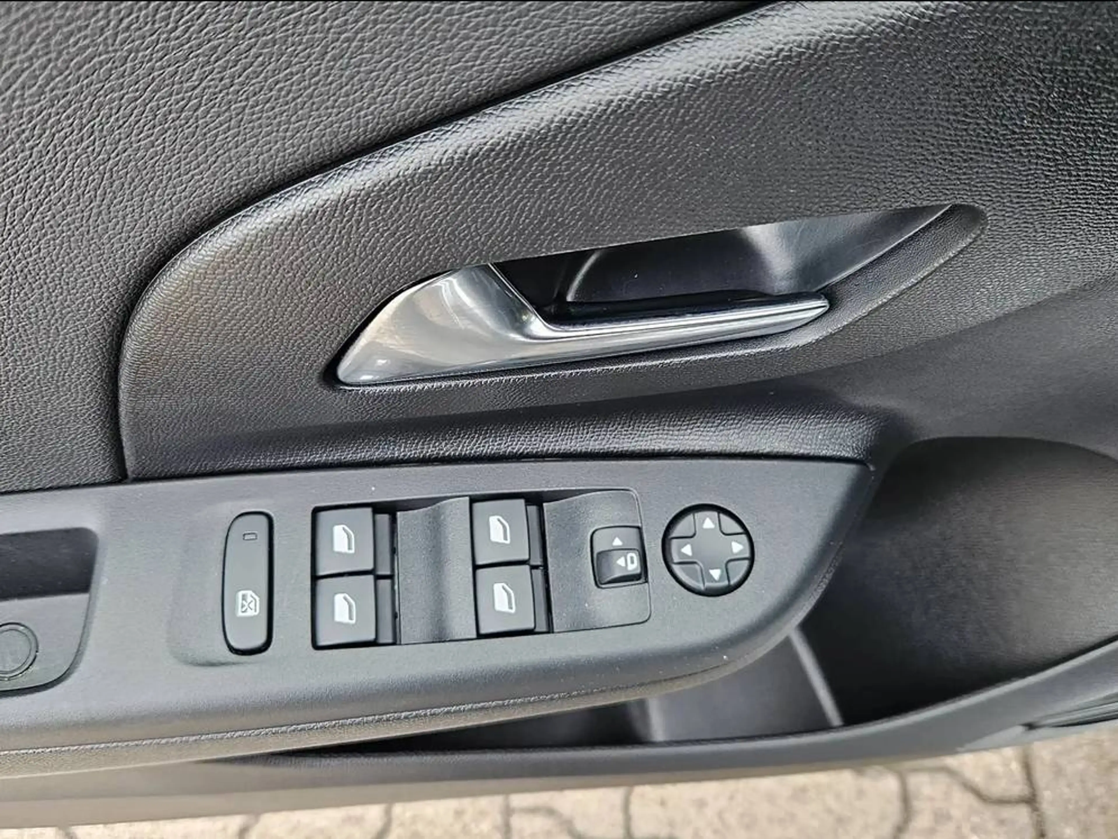 Opel Corsa-e e GS   Long Range — photo 15