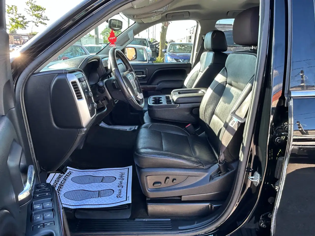 GMC Sierra 1500 снимка GMC Sierra 1500