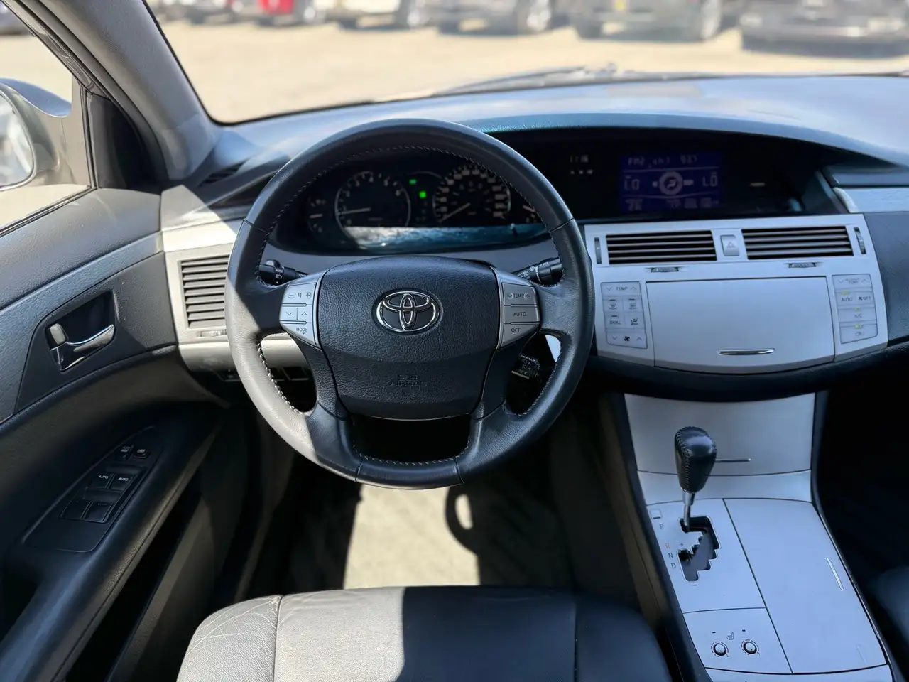 Toyota Avalon снимка Toyota Avalon