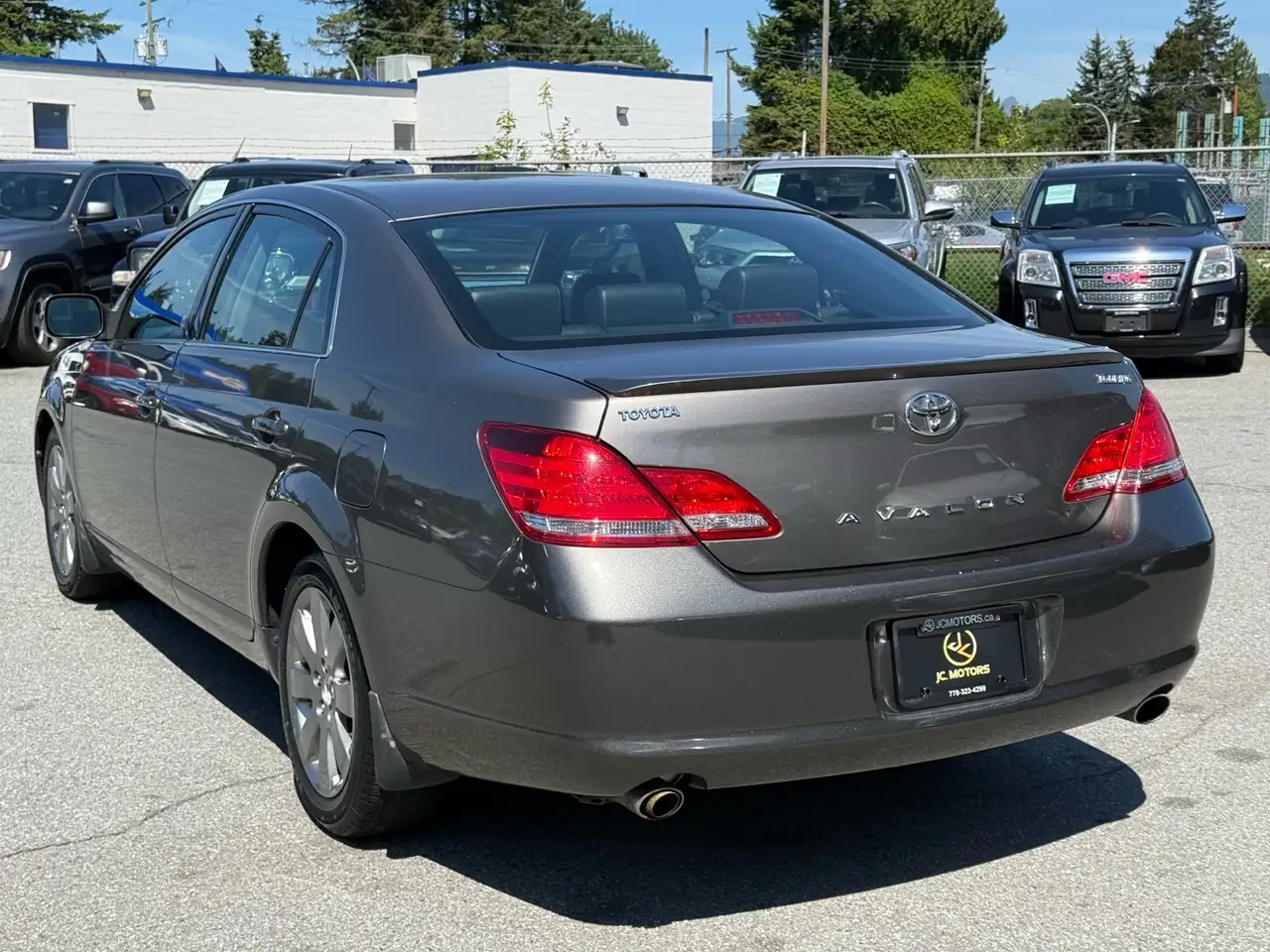 Toyota Avalon снимка Toyota Avalon