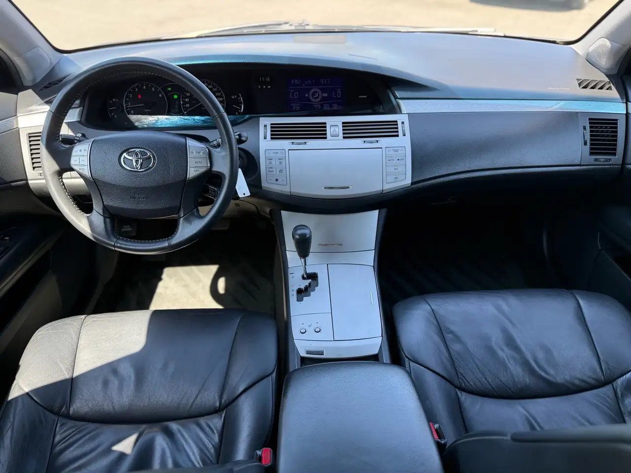 Toyota Avalon снимка Toyota Avalon