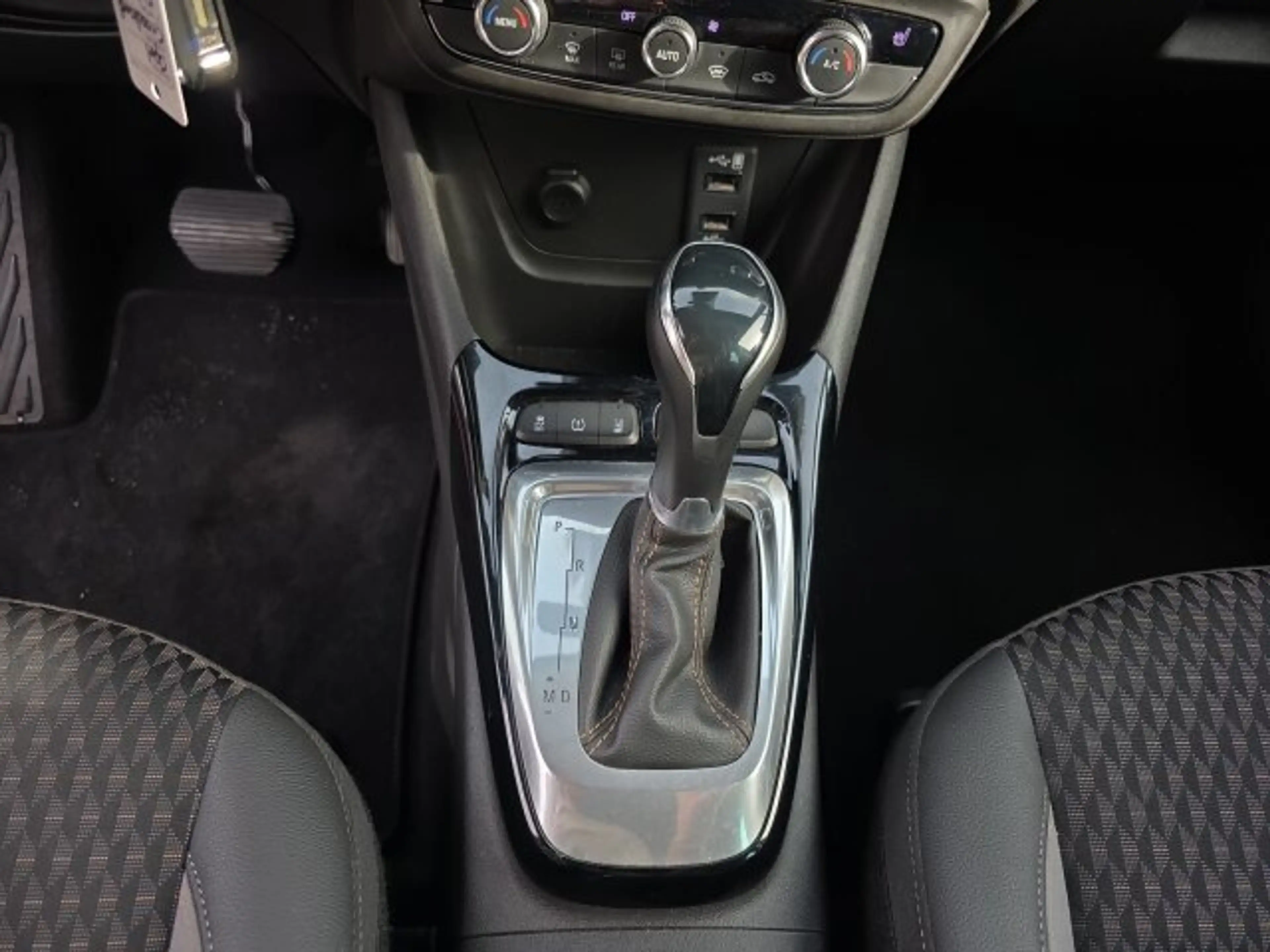 Opel Crossland Crossland X 1.2 Turbo Innovation Automatik Sitzheizung — photo 15