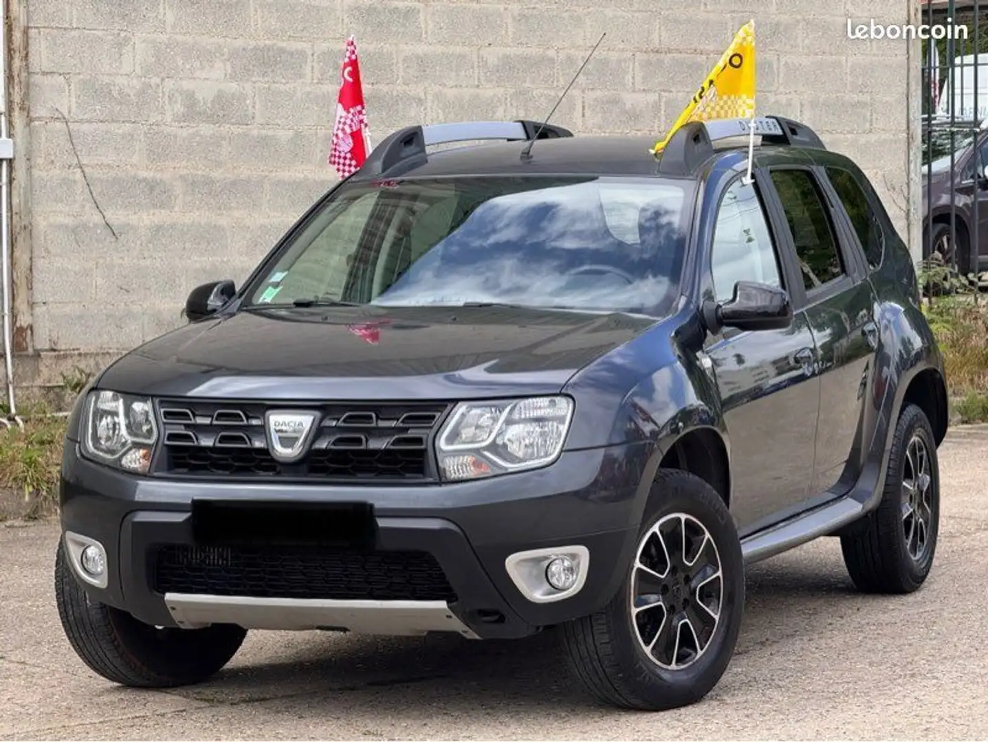 Dacia Duster Phase 2 1.5 dCi 110CV année 08-2017 117.000KM Cert Grigio - 1