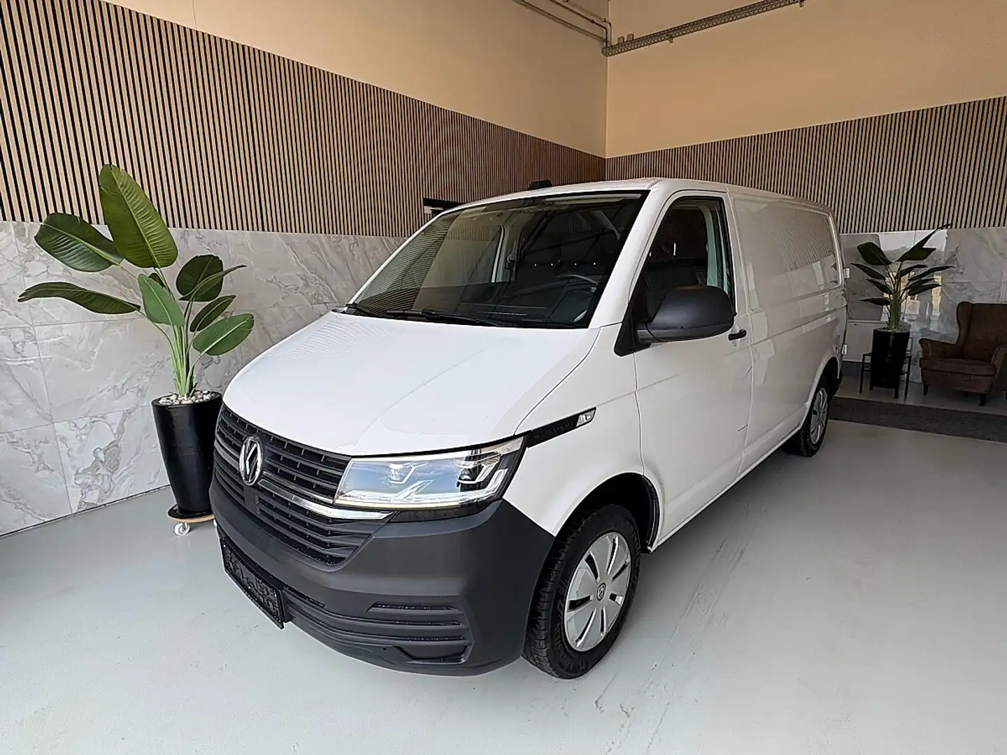 Volkswagen T6 Transporter T6 Kastenwagen KR 2,0 TDI Weiß - 1