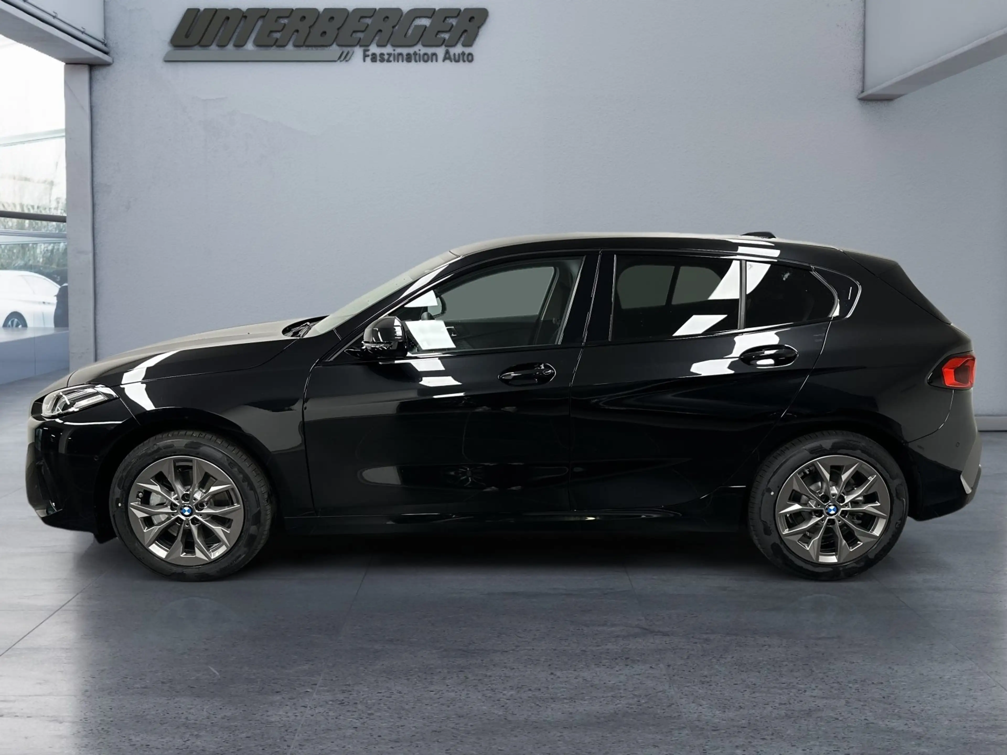 BMW 120 — photo 3