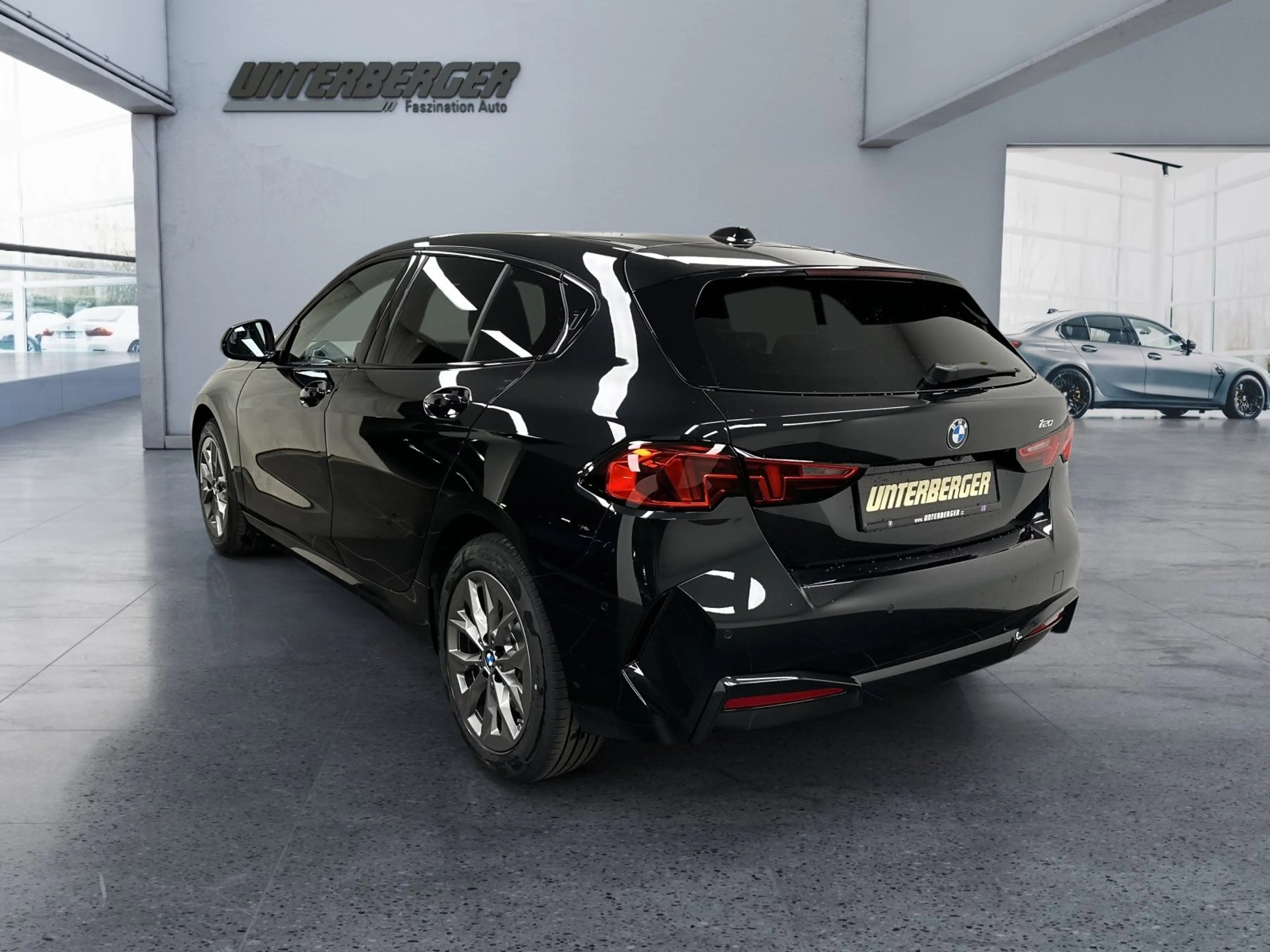 BMW 120 — photo 4
