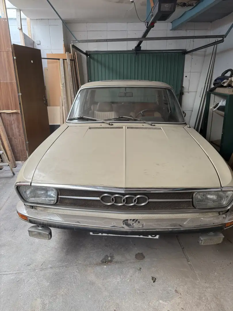 Audi 100 - 1