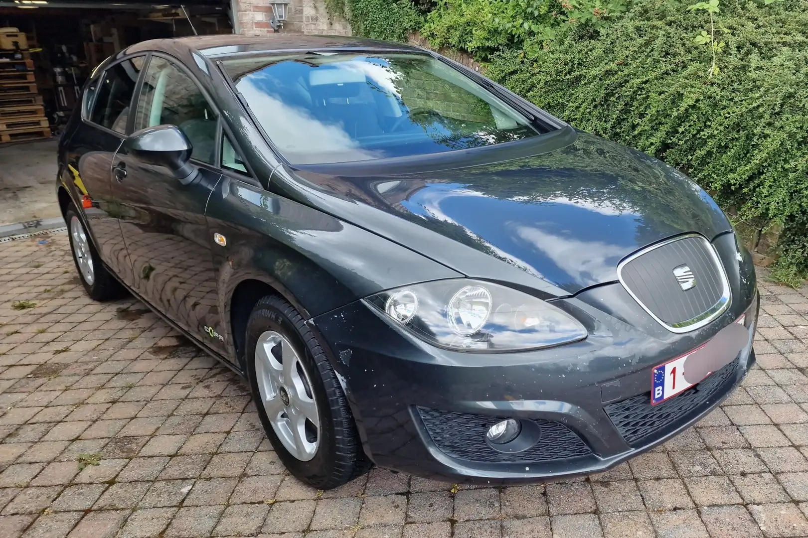 SEAT Leon 1.6 CR TDi Ecomotive Grijs - 2