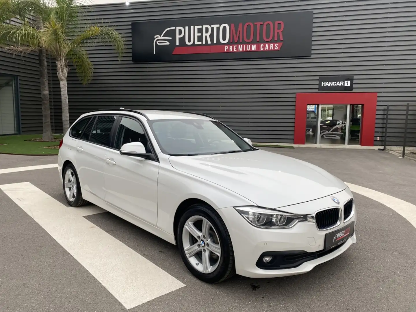 BMW 320 320d Touring Wit - 1