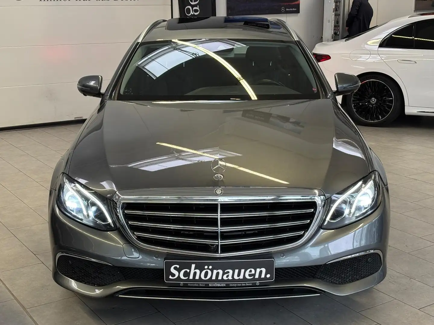 Mercedes-Benz E 220 d T Exclusive COMAND+AHK+360°+TOTW+SHD+LED Grau - 2