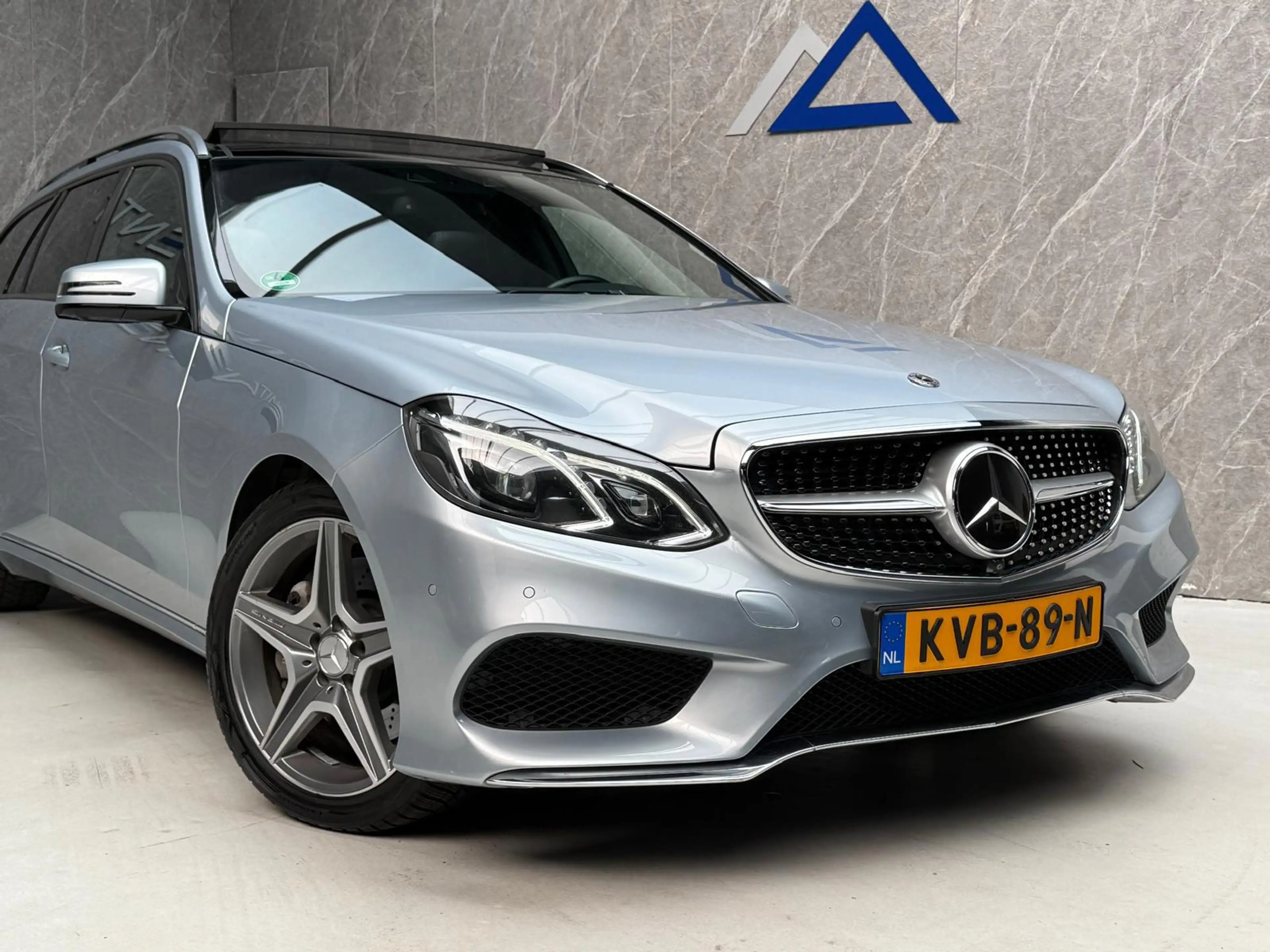 Mercedes-Benz E 400 Estate 4MATIC 333 PK / Dealer Onderhouden / Panora — photo 10