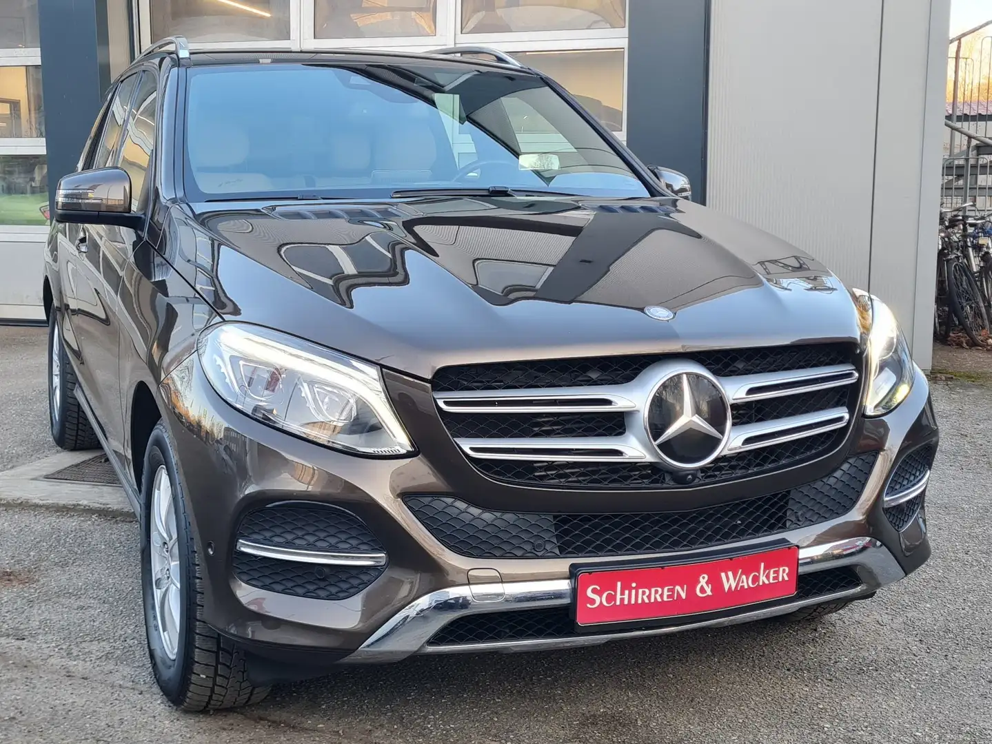 Mercedes-Benz GLE 350 d 4Matic Distronic AHK Standheizung LED Коричневий - 1