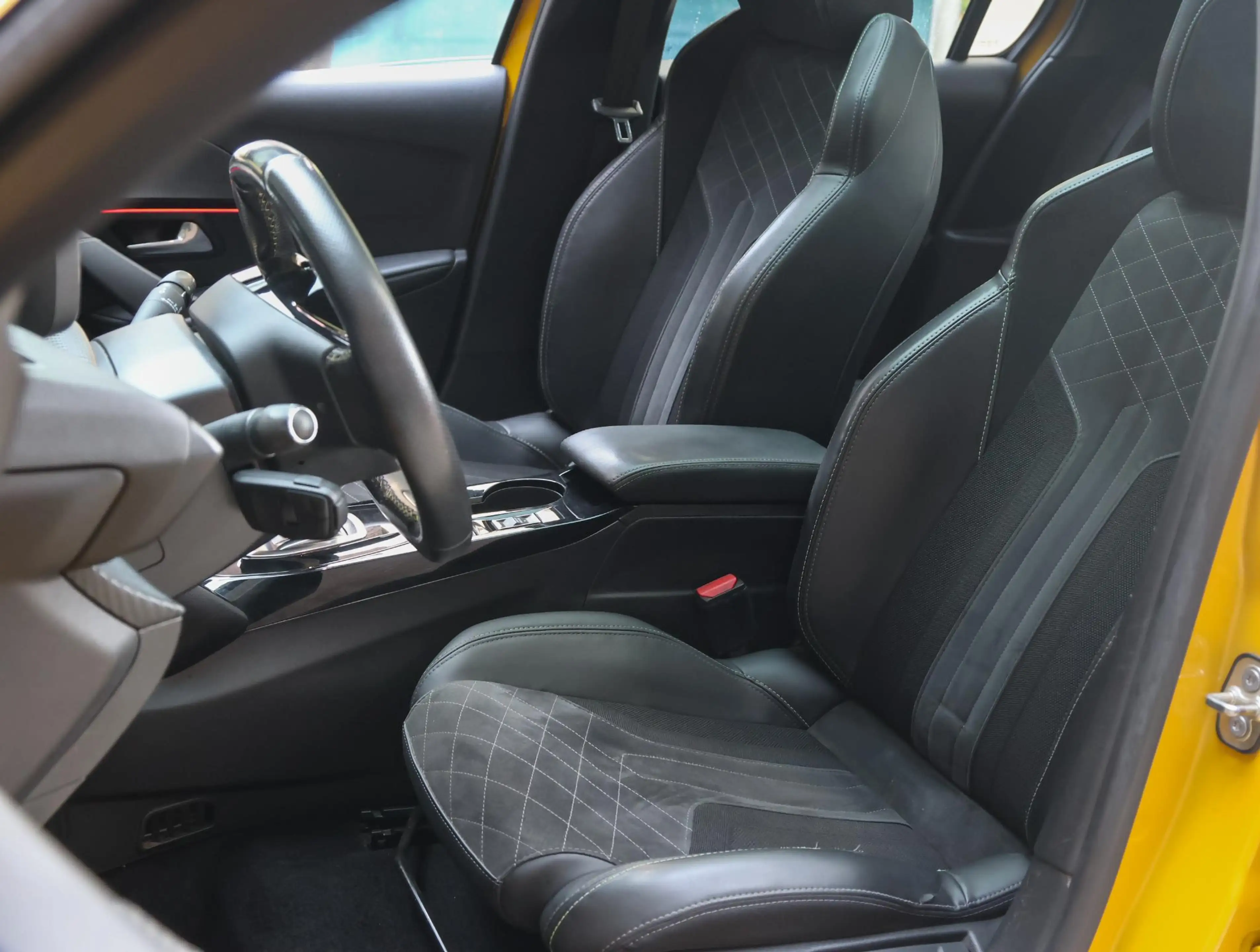 Peugeot e-208 EV GT Pack 50 kWh | Accu 91% | Stoel verwarming | — photo 14