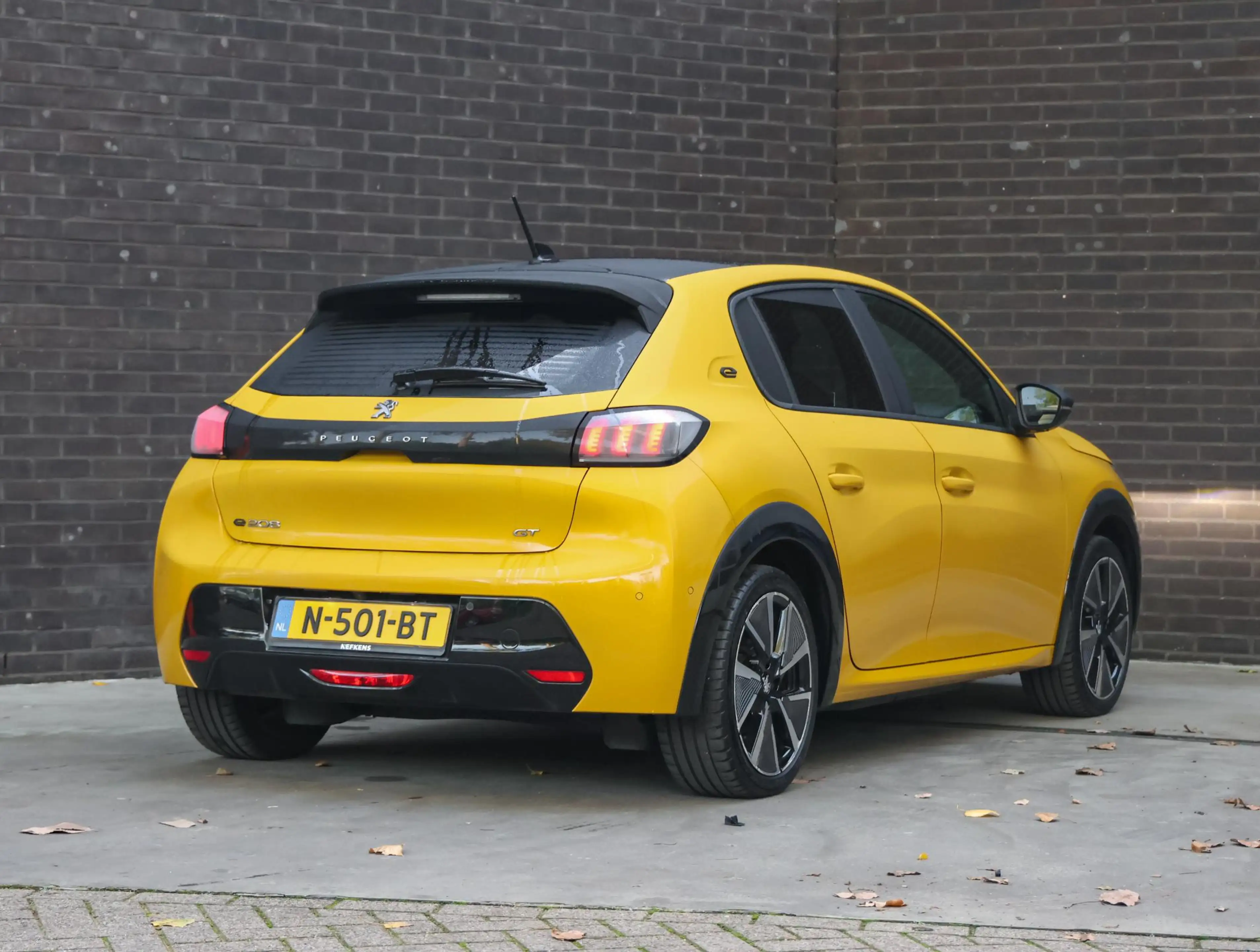 Peugeot e-208 EV GT Pack 50 kWh | Accu 91% | Stoel verwarming | — photo 3