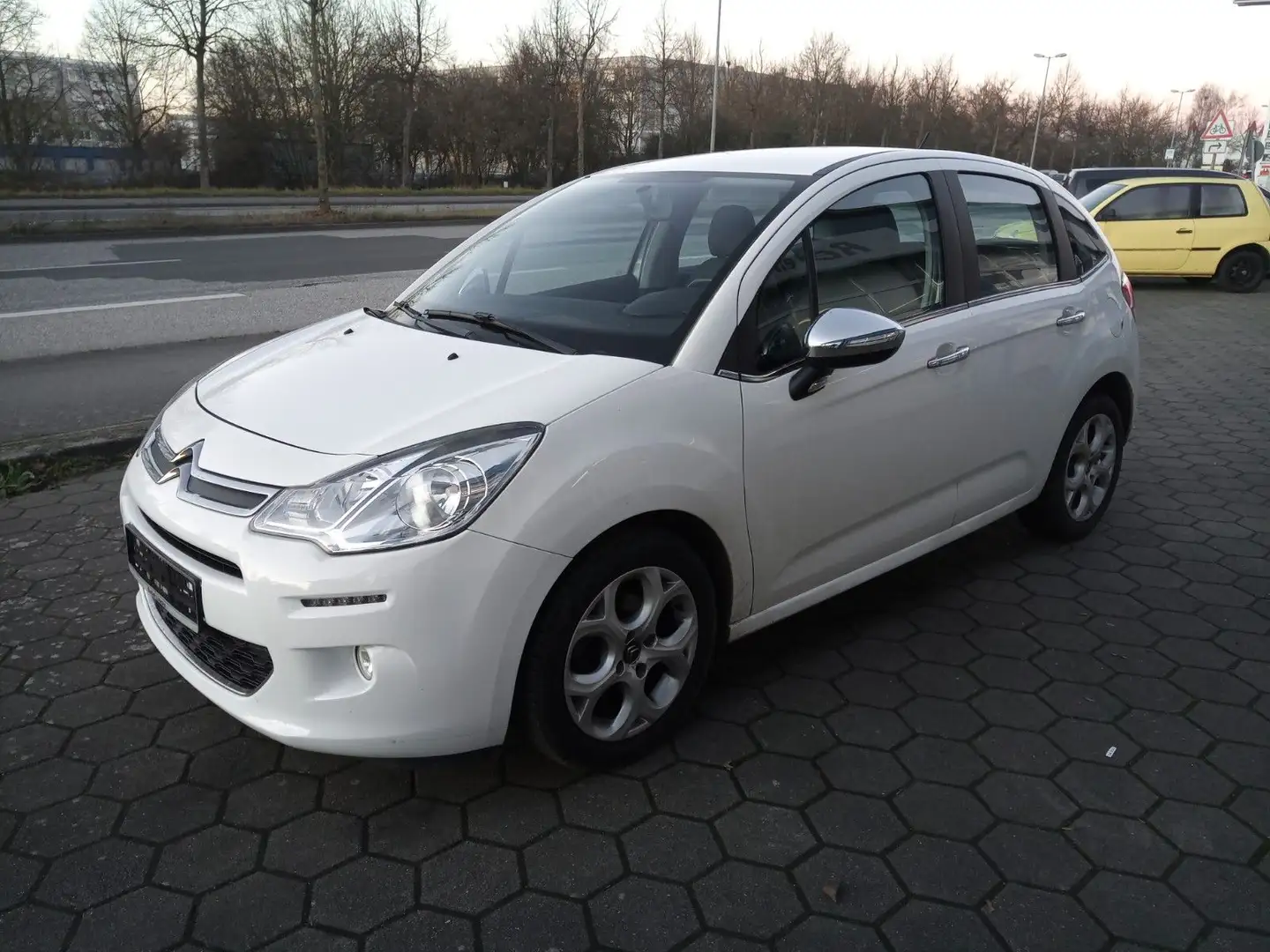 Citroen C3 Selection/5türig/HU neu Weiß - 2