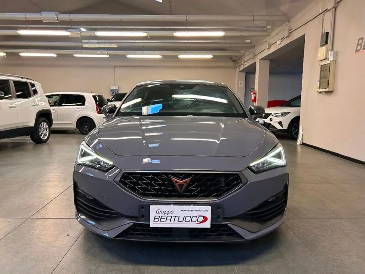 CUPRA Leon 1.4 e-HYBRID 245 CV DSG Grijs - 2
