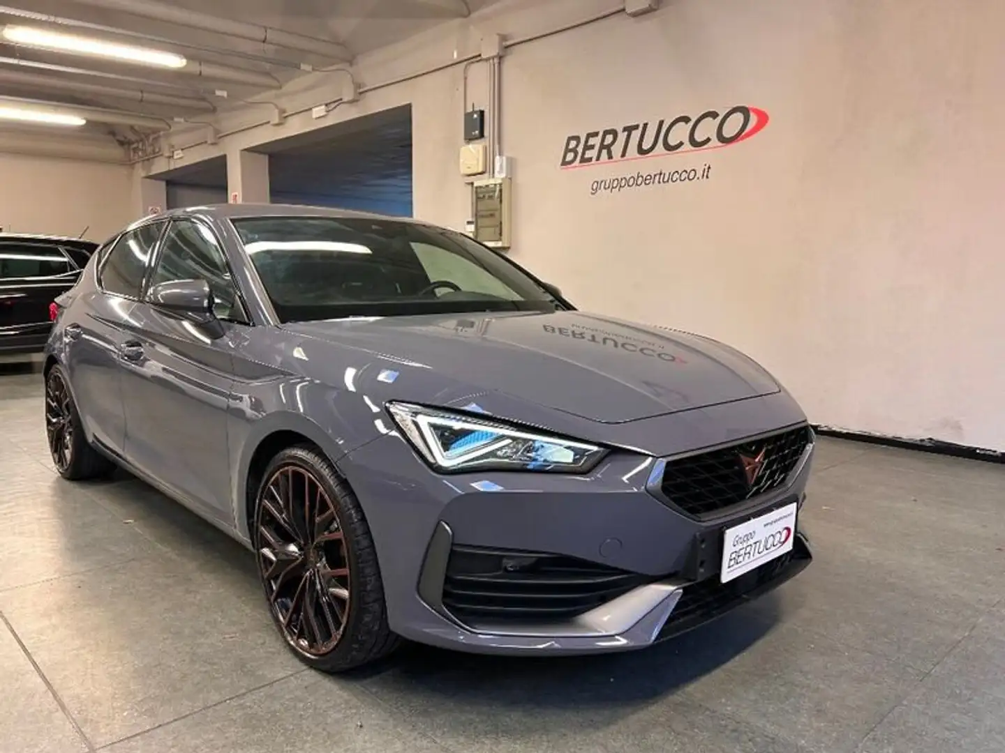 CUPRA Leon 1.4 e-HYBRID 245 CV DSG Grijs - 1