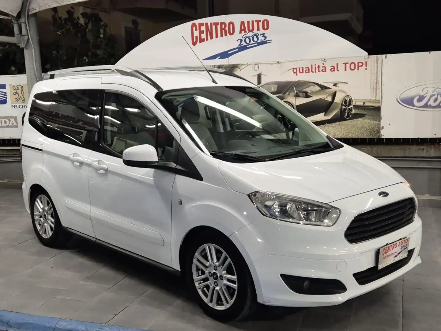 Ford Tourneo Courier Courier 1.5 TDCI 75 CV Plus Blanc - 1