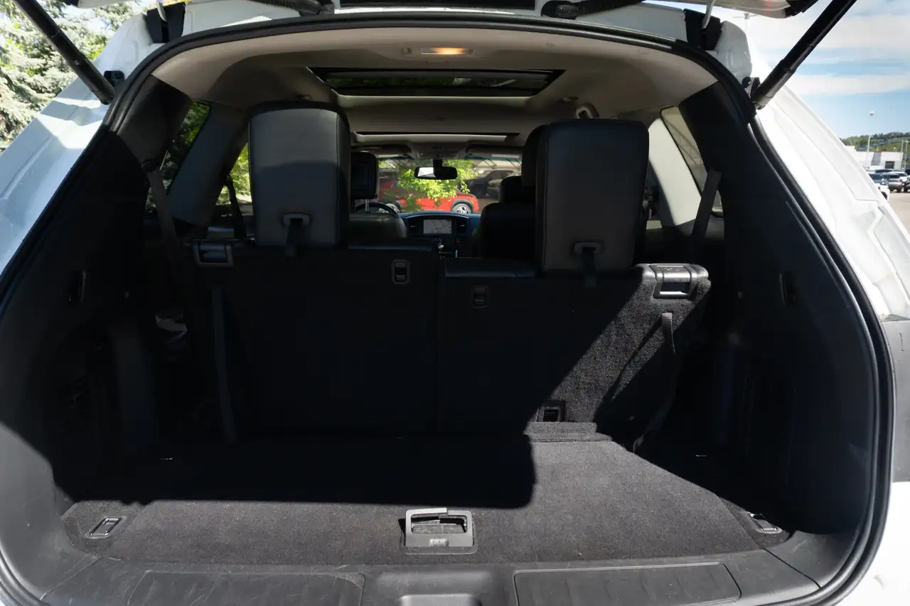 Nissan Pathfinder снимка Nissan Pathfinder